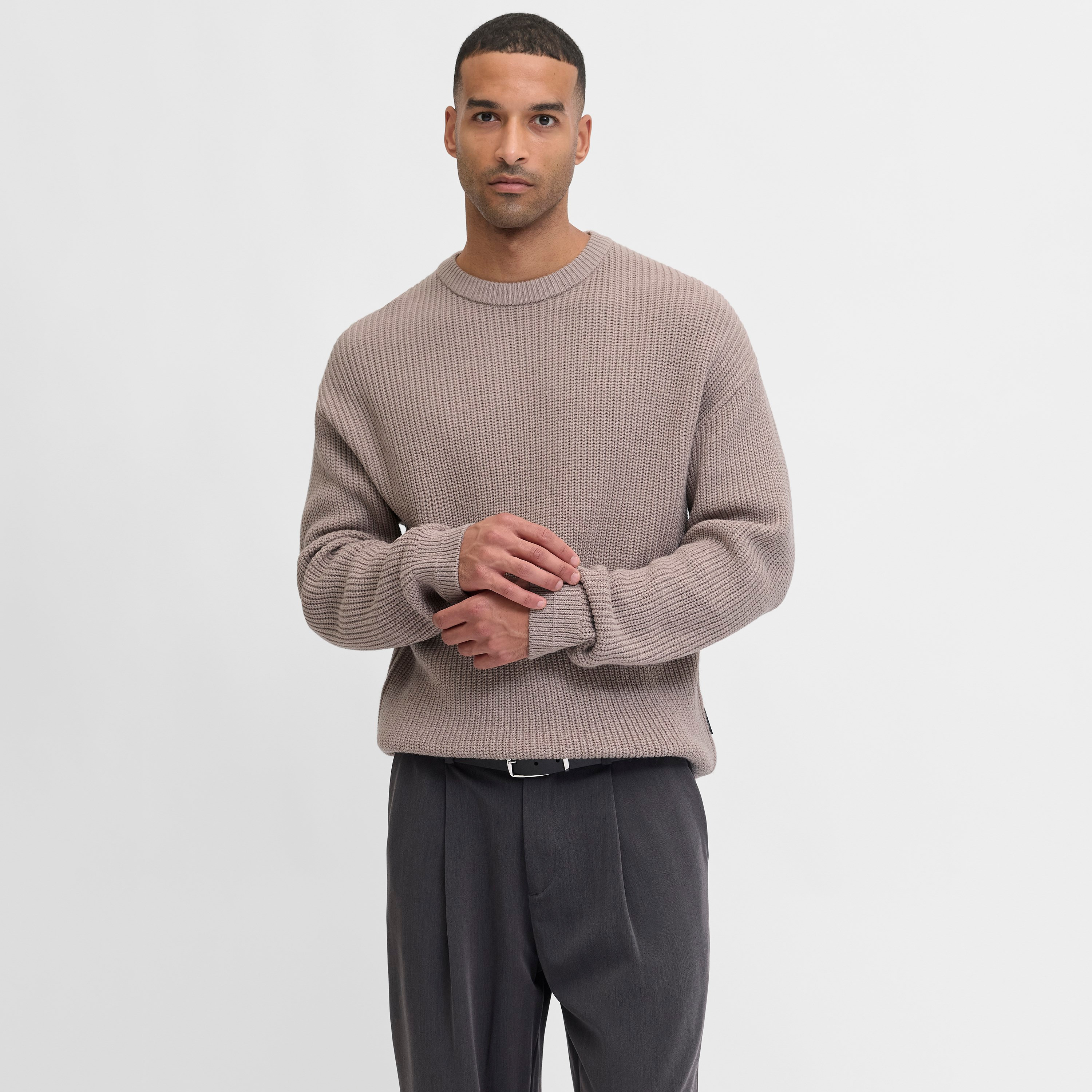 كنزة صوفية (بلوفر) رجالية جاك آند جونز محبوكة بياقة مستديرة وأكمام طويلة-men-clothing-sweatersandpullovers-image-1