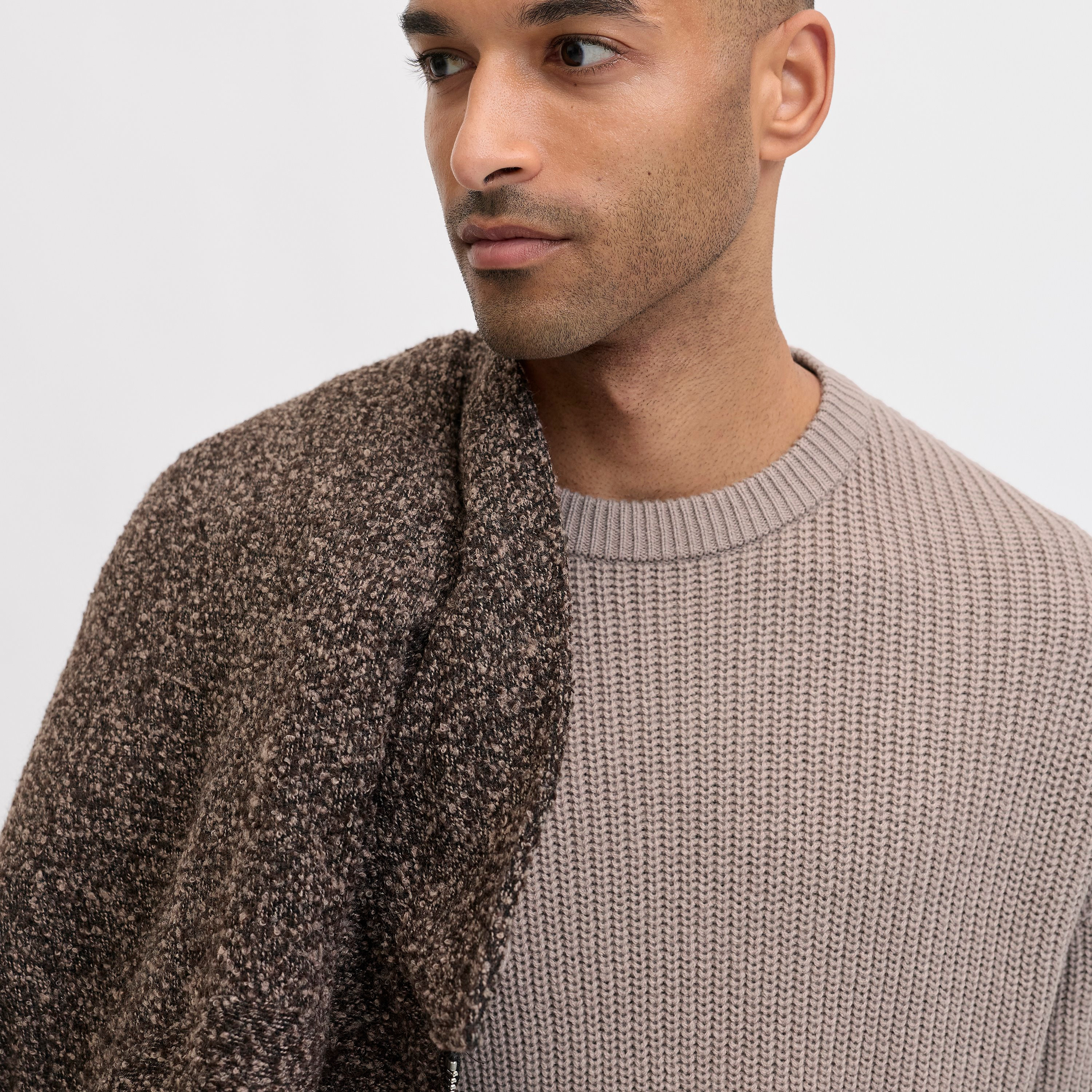 كنزة صوفية (بلوفر) رجالية جاك آند جونز محبوكة بياقة مستديرة وأكمام طويلة-men-clothing-sweatersandpullovers-image-3