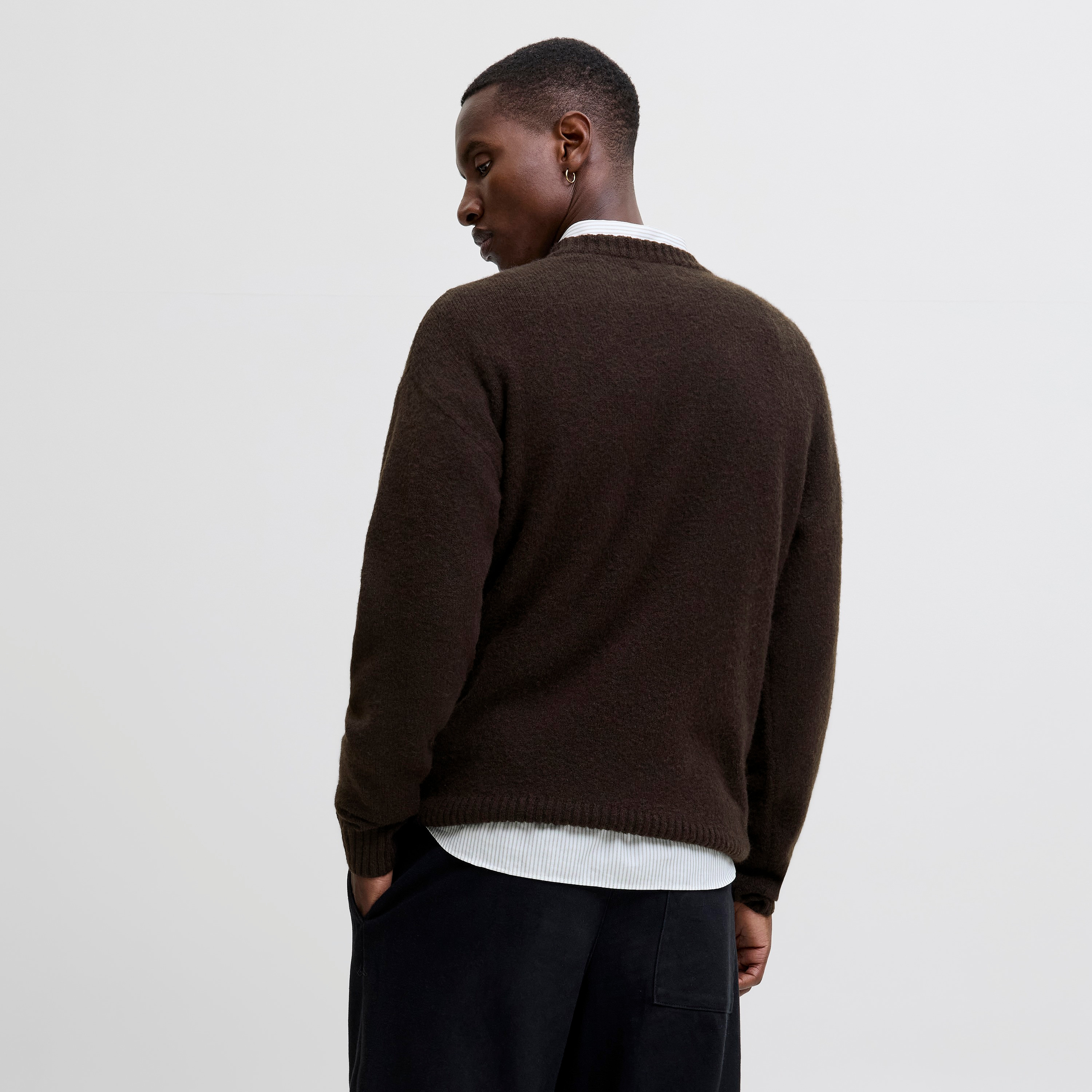 كنزة صوفية (بلوفر) رجالية جاك آند جونز محبوكة بياقة مستديرة وأكمام طويلة-men-clothing-sweatersandpullovers-image-4