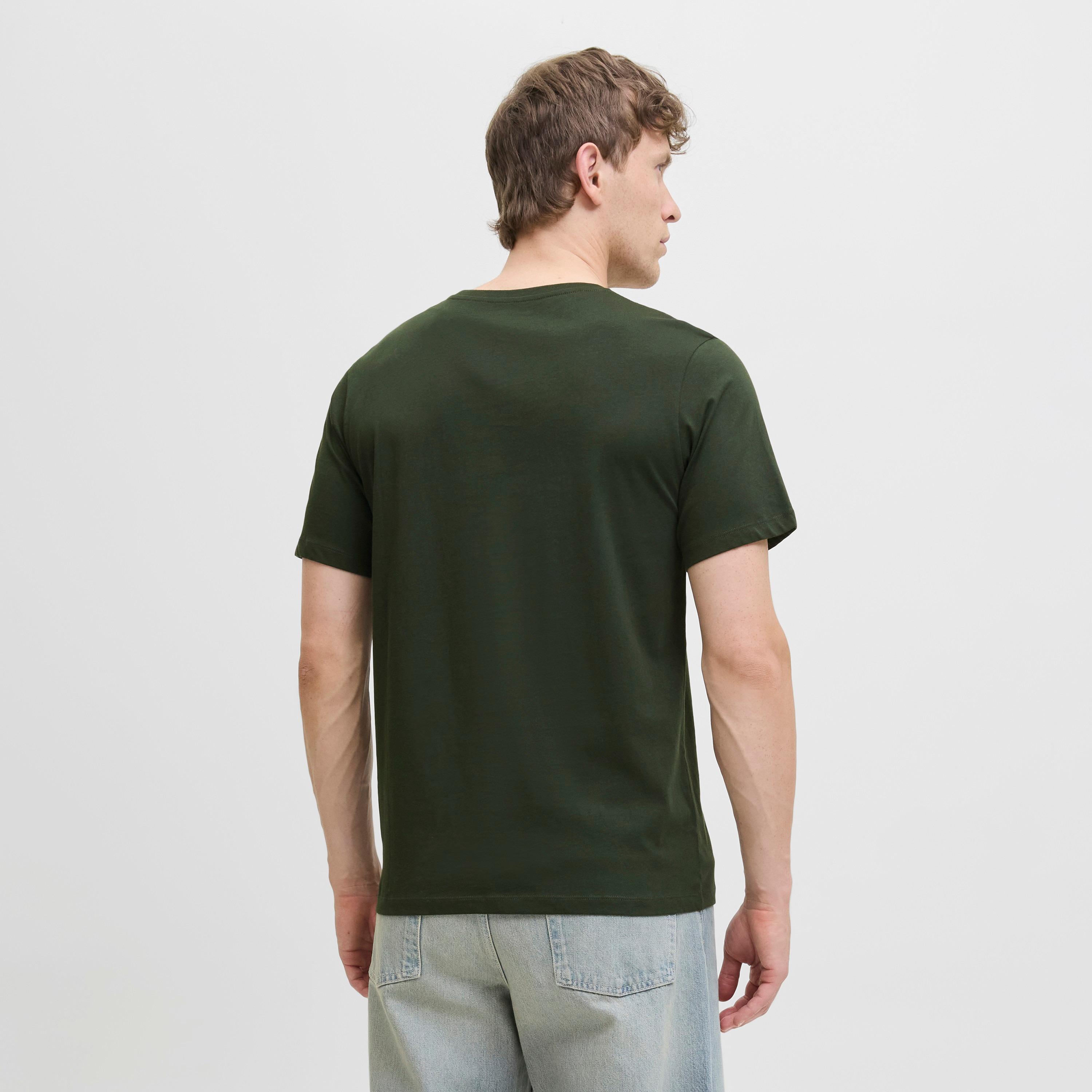 تيشيرت رجالي سادة بياقة دائرية وأكمام قصيرة من جاك ان جونز-men-clothing-tshirtsandpolos-tshirts-image-8