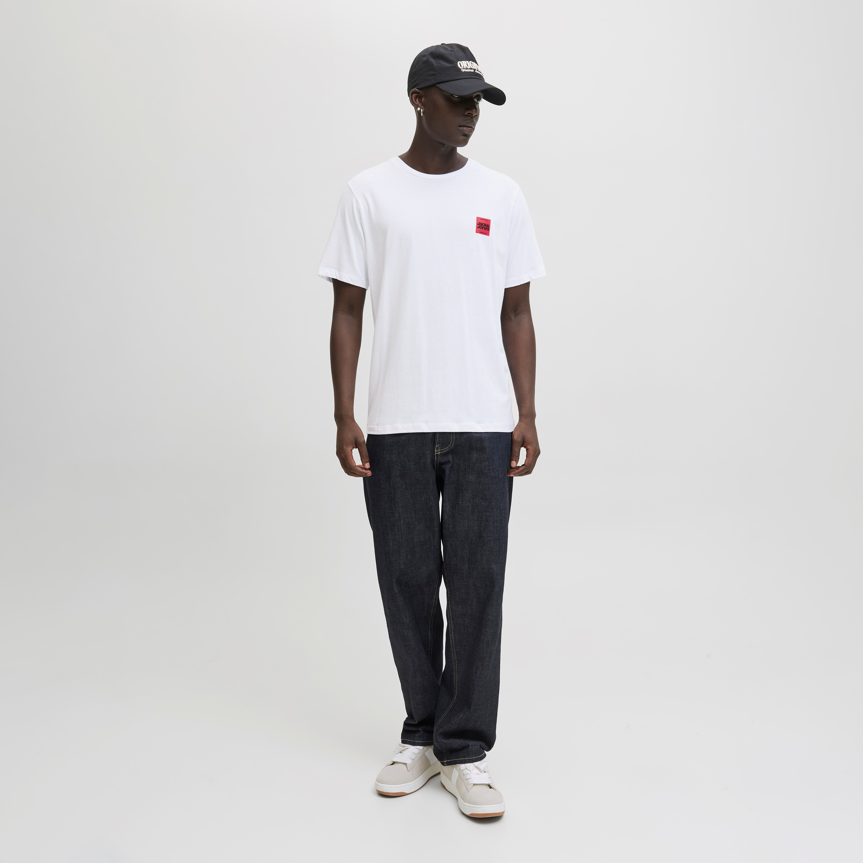 تيشيرت رجالي سادة بياقة دائرية وأكمام قصيرة من جاك ان جونز-men-clothing-tshirtsandpolos-tshirts-image-14