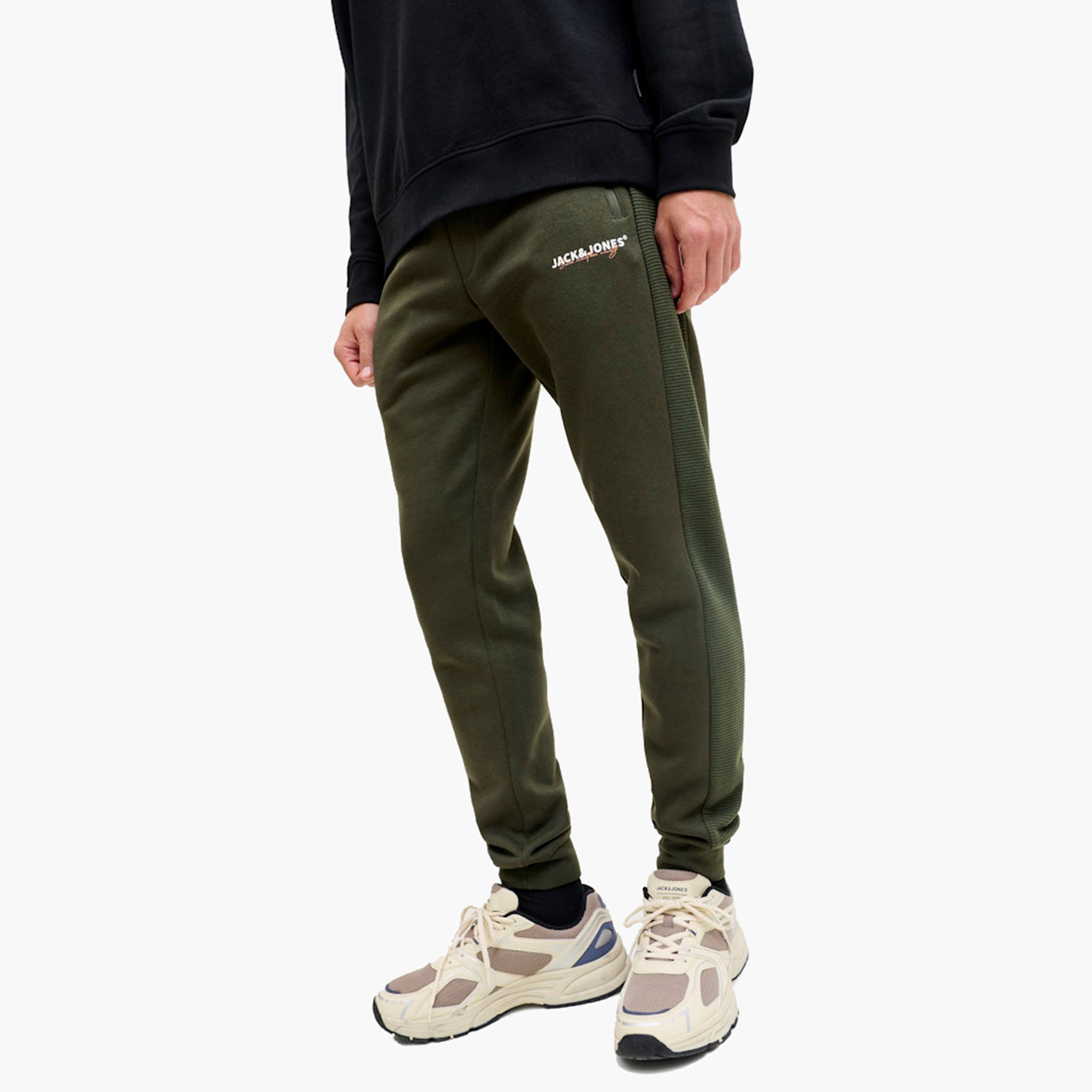 بنطلون رياضي (جوغر) رجالي جاك آند جونز سادة برباط شد وخصر متوسط الارتفاع-men-clothing-bottoms-joggers-image-8