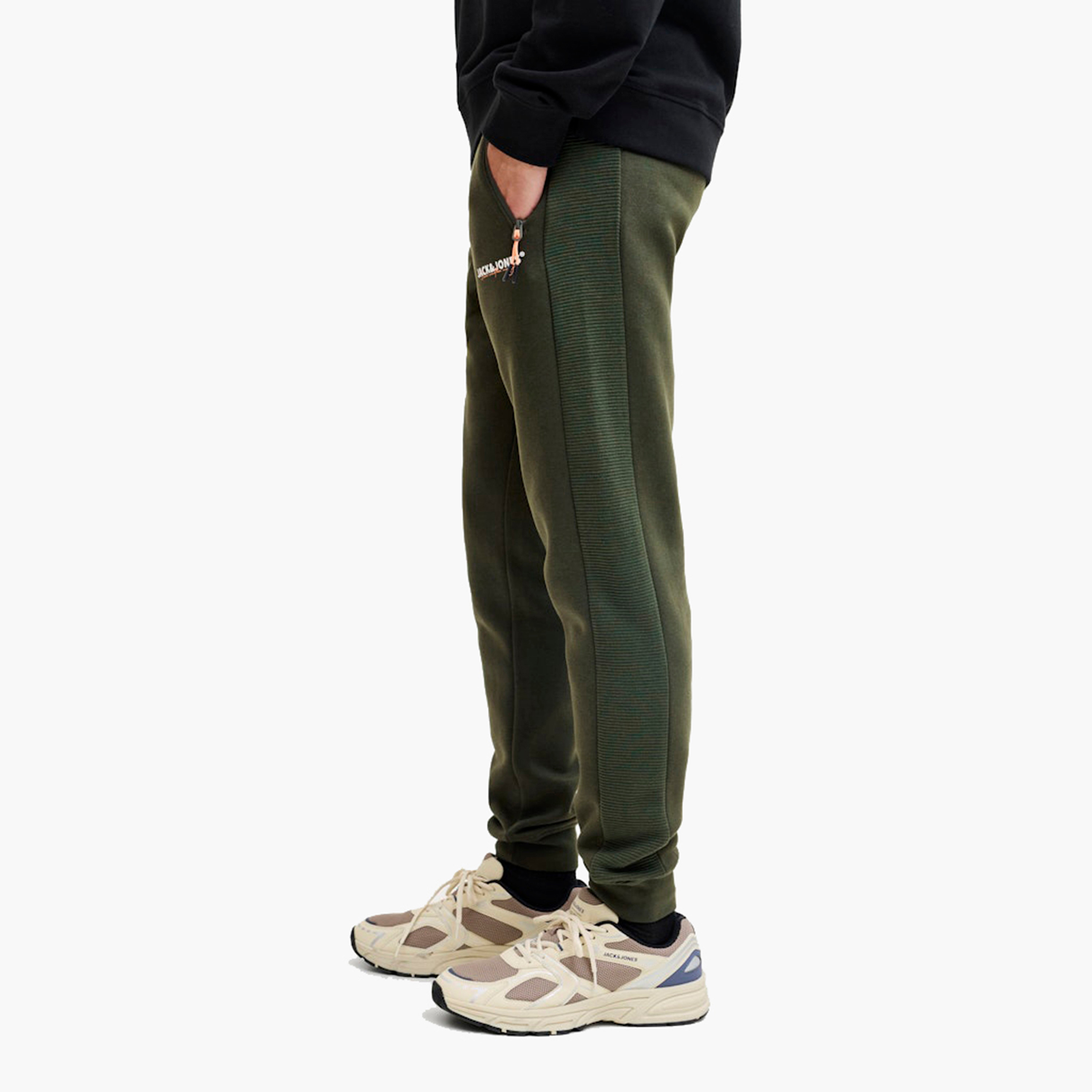 بنطلون رياضي (جوغر) رجالي جاك آند جونز سادة برباط شد وخصر متوسط الارتفاع-men-clothing-bottoms-joggers-image-10