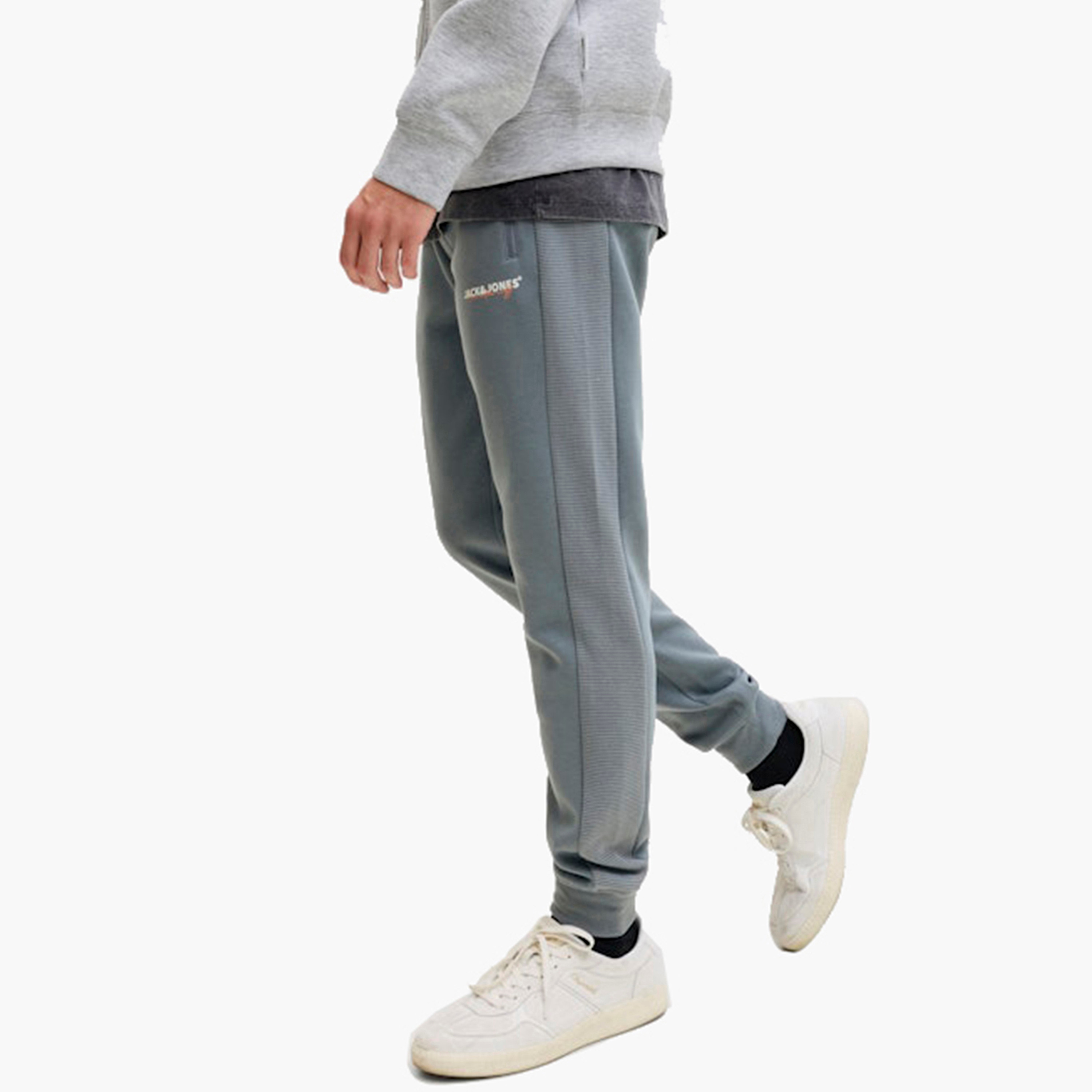 بنطلون رياضي (جوغر) رجالي جاك آند جونز سادة برباط شد وخصر متوسط الارتفاع-men-clothing-bottoms-joggers-image-15