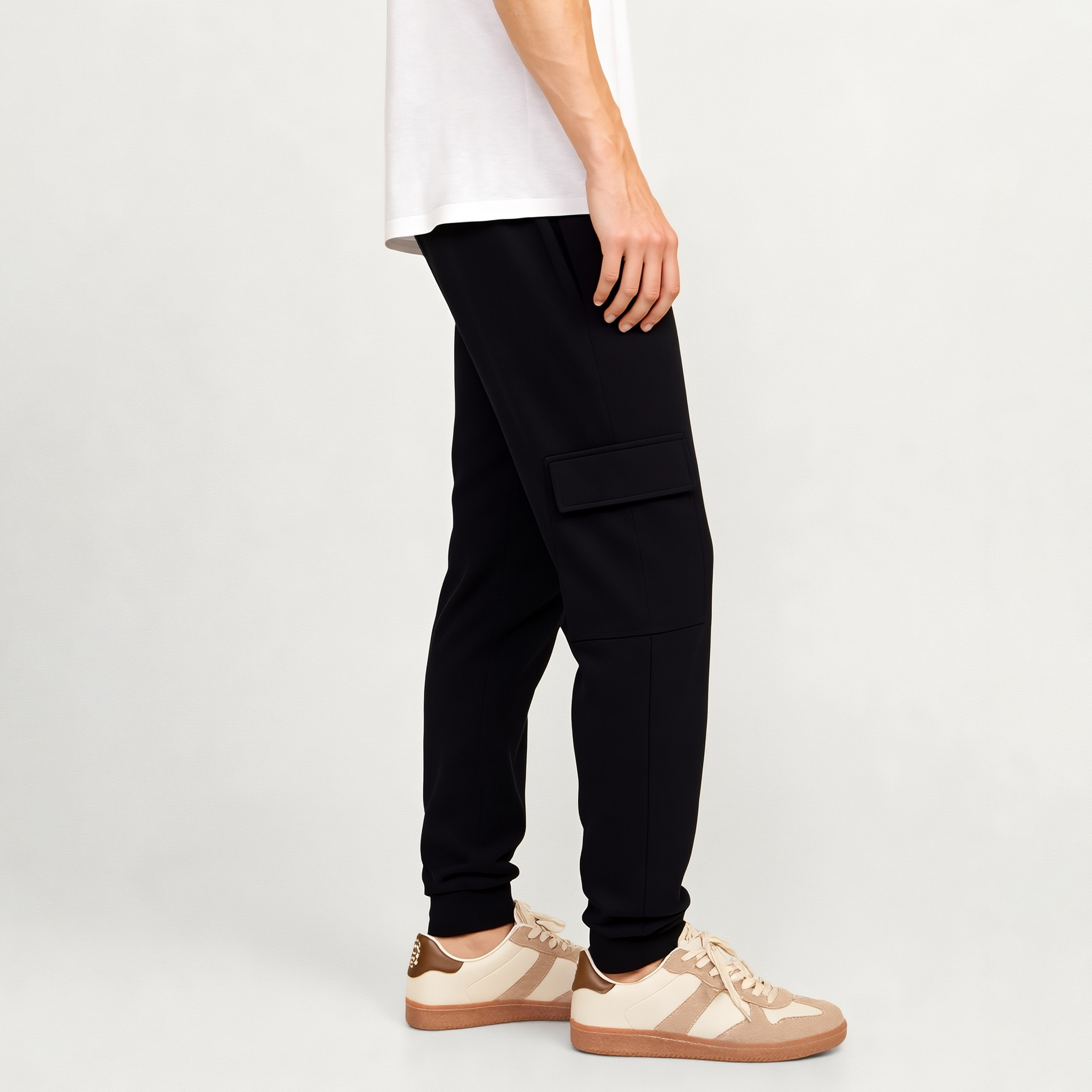 بنطلون رياضي رجالي سادة بخصر متوسط الارتفاع ورباط سحب من جاك ان جونز-men-clothing-bottoms-joggers-image-3