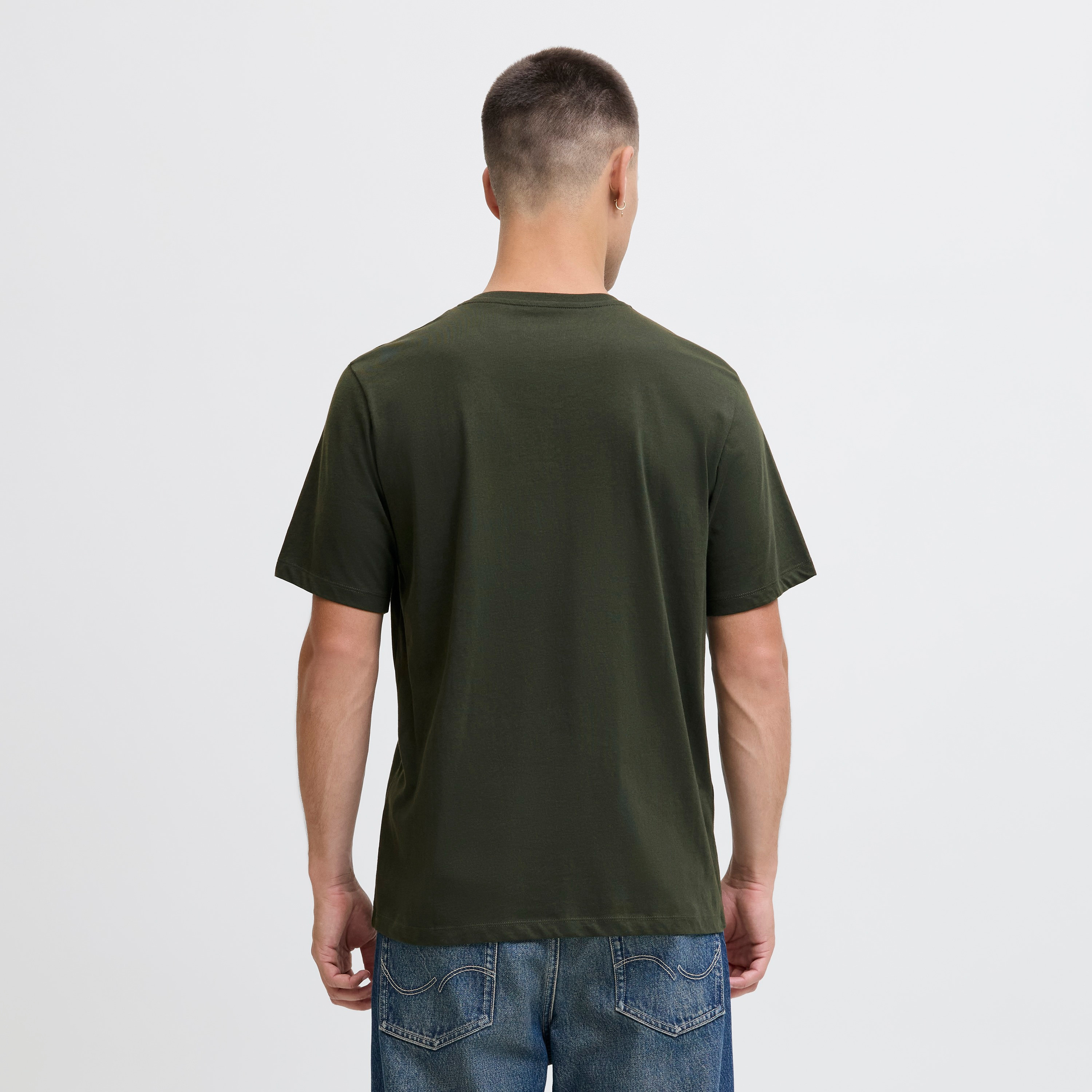 تي شيرت رجالي مطبوع بياقة دائرية وأكمام قصيرة من جاك اند جونز-men-clothing-tshirtsandpolos-tshirts-image-4