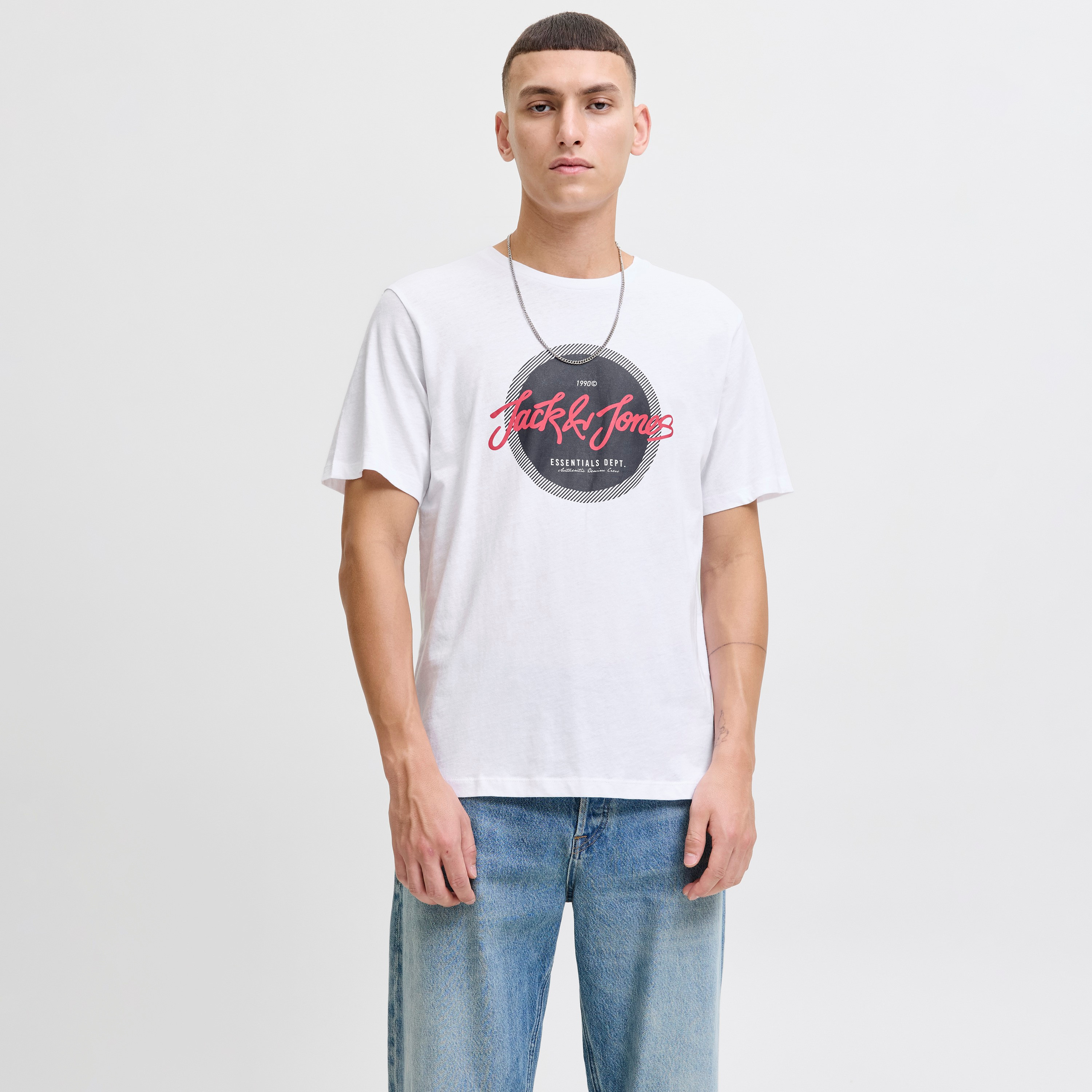 تي شيرت رجالي مطبوع بياقة دائرية وأكمام قصيرة من جاك اند جونز-men-clothing-tshirtsandpolos-tshirts-image-5