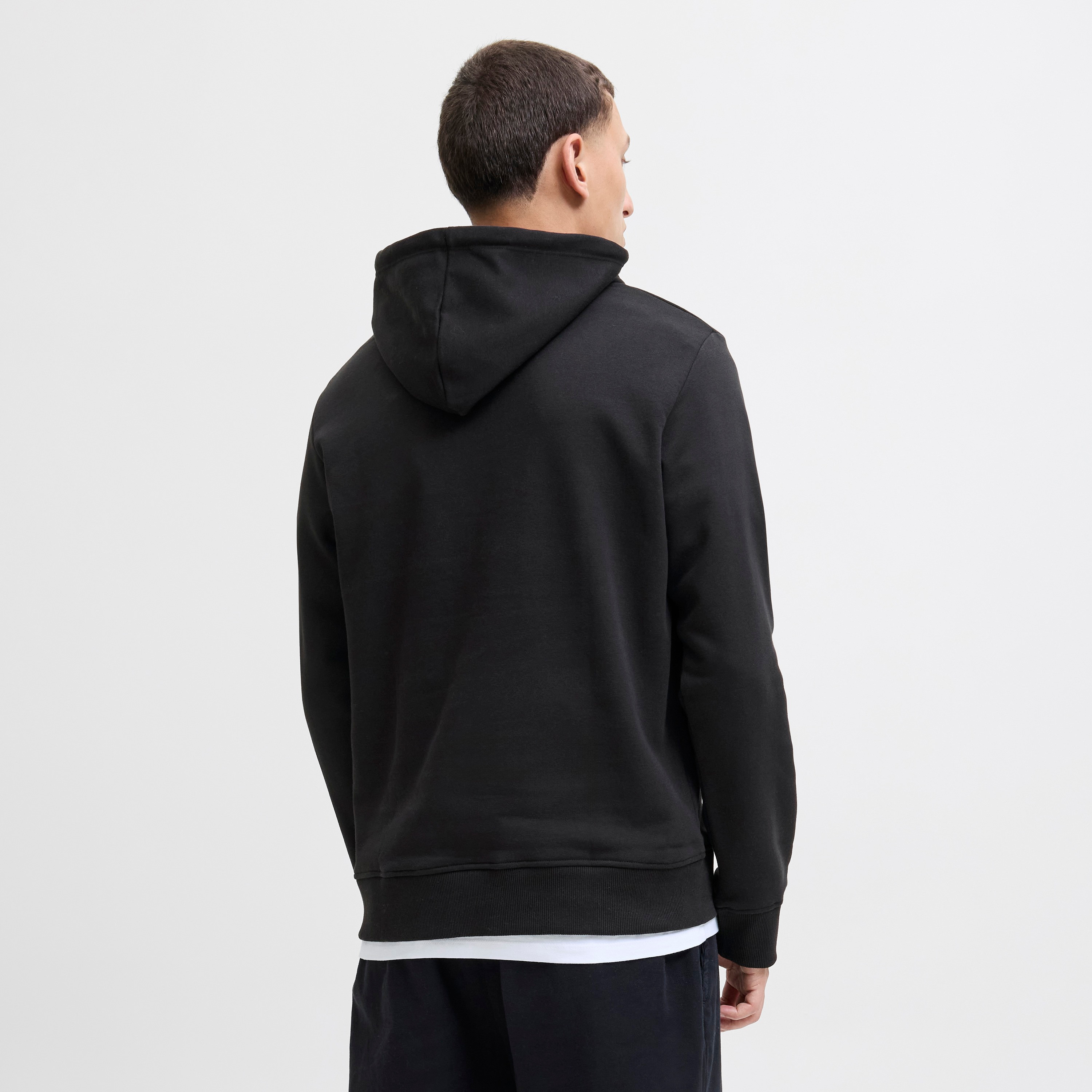 هودي رجالي مطبوع بأكمام طويلة من جاك اند جونز-men-winterwear-hoodiesandsweatshirts-image-4