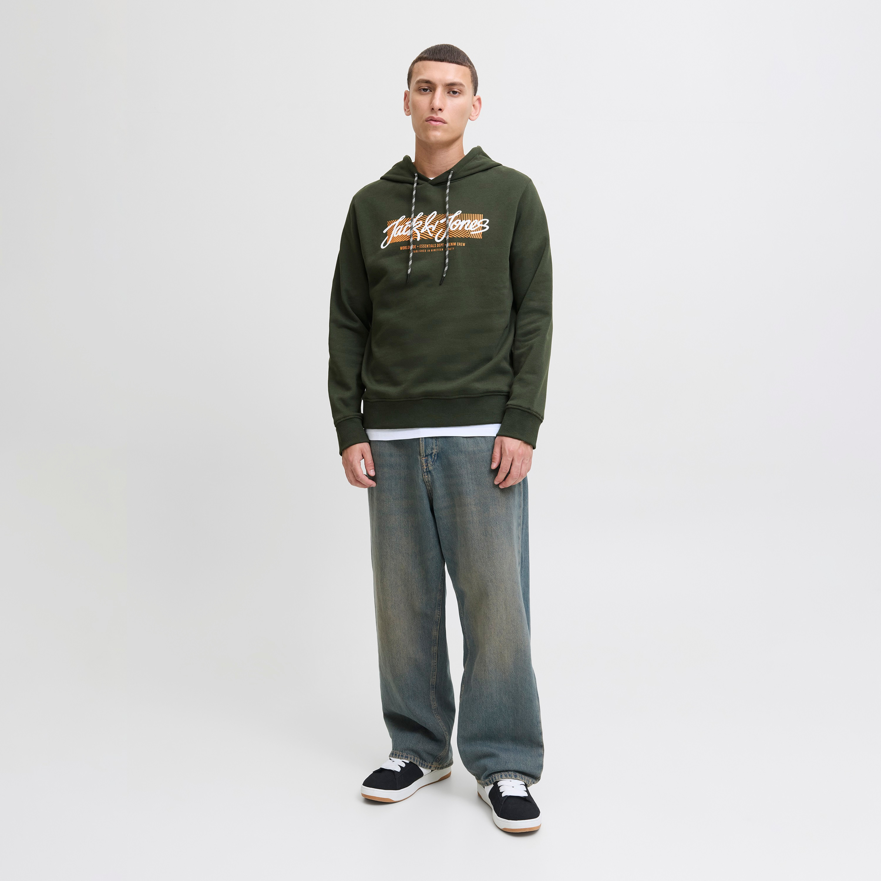 هودي رجالي مطبوع بأكمام طويلة من جاك اند جونز-men-winterwear-hoodiesandsweatshirts-image-3