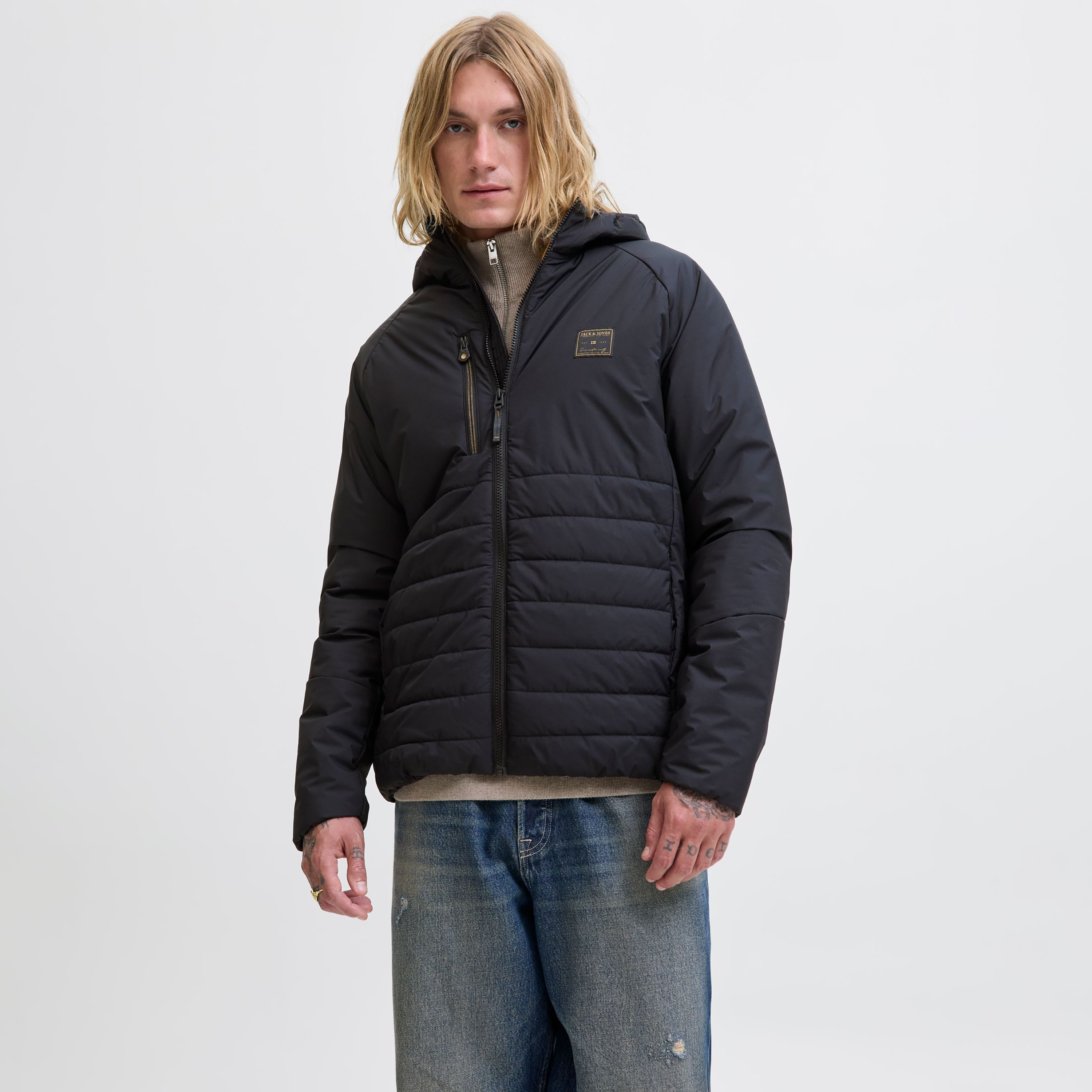 جاكيت منفوخ (بافر) رجالي جاك آند جونز سادة بغطاء رأس (هودي) وأكمام طويلة-men-clothing-jacketsandblazers-jackets-image-1
