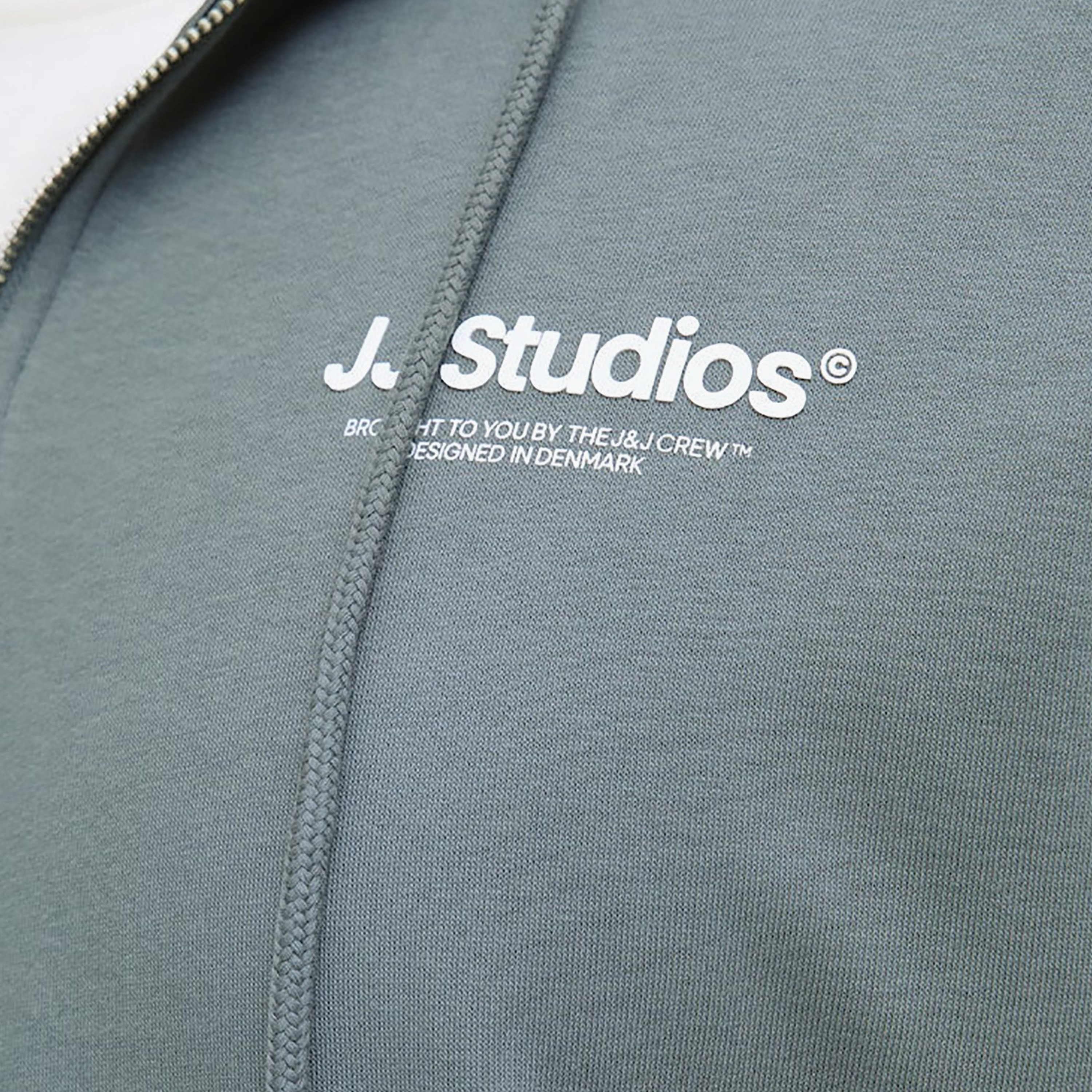 هودي رجالي بسحاب سادة بلص من جاك اند جونز-men-winterwear-hoodiesandsweatshirts-image-14