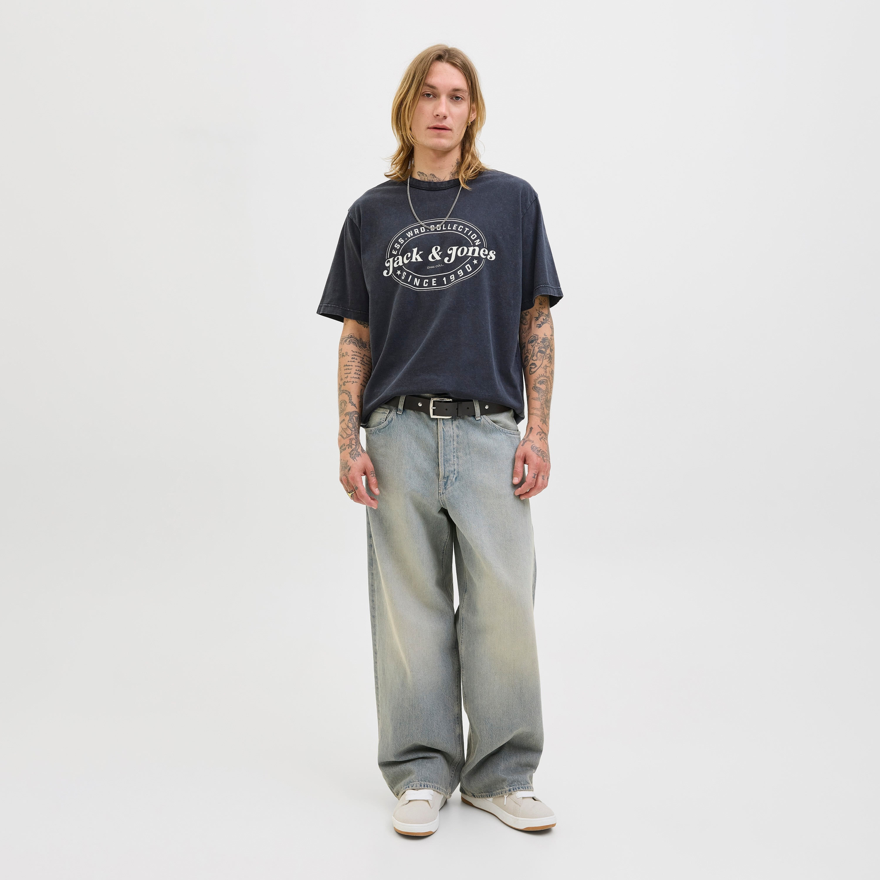 تي شيرت رجالي بأكمام قصيرة وياقة دائرية وطبعة شعار من جاك آند جونز-men-clothing-tshirtsandpolos-tshirts-image-10