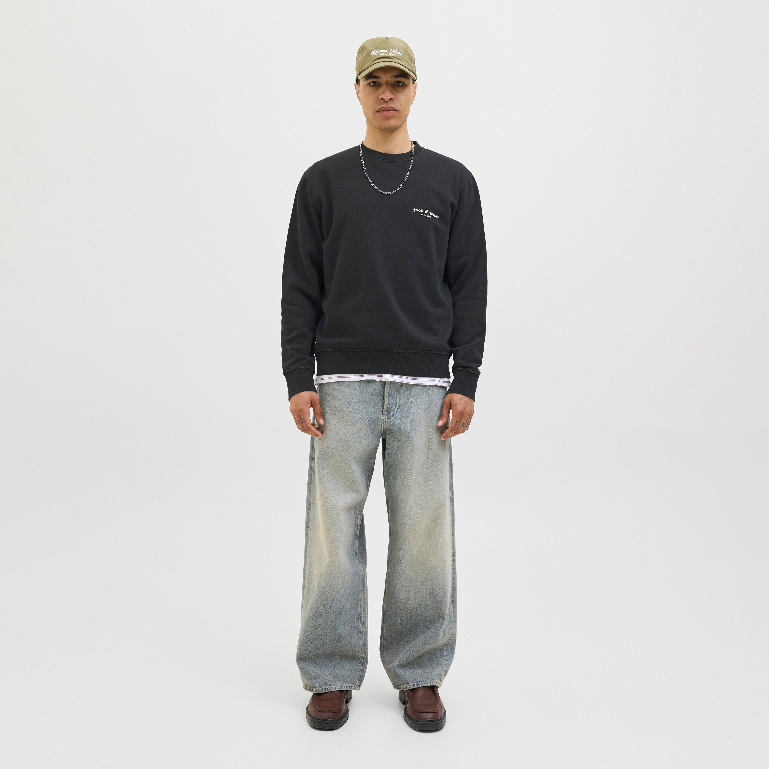 كنزة صوفية رجالية سادة بياقة دائرية وأكمام طويلة من جاك ان جونز-men-winterwear-hoodiesandsweatshirts-image-10