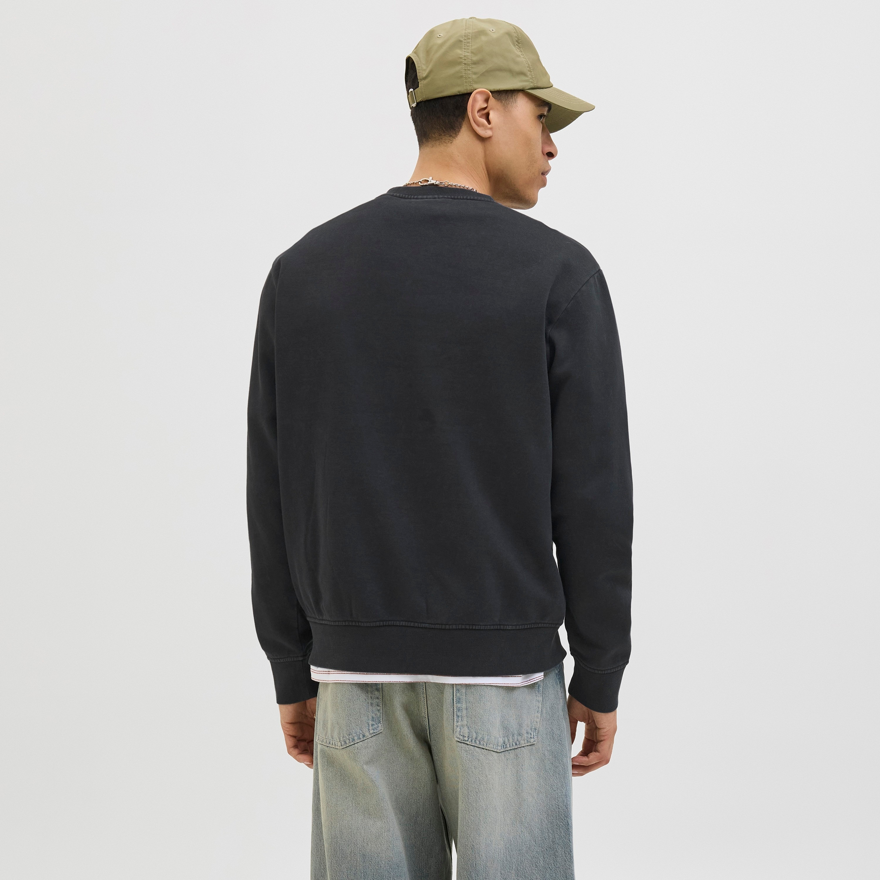 كنزة صوفية رجالية سادة بياقة دائرية وأكمام طويلة من جاك ان جونز-men-winterwear-hoodiesandsweatshirts-image-12