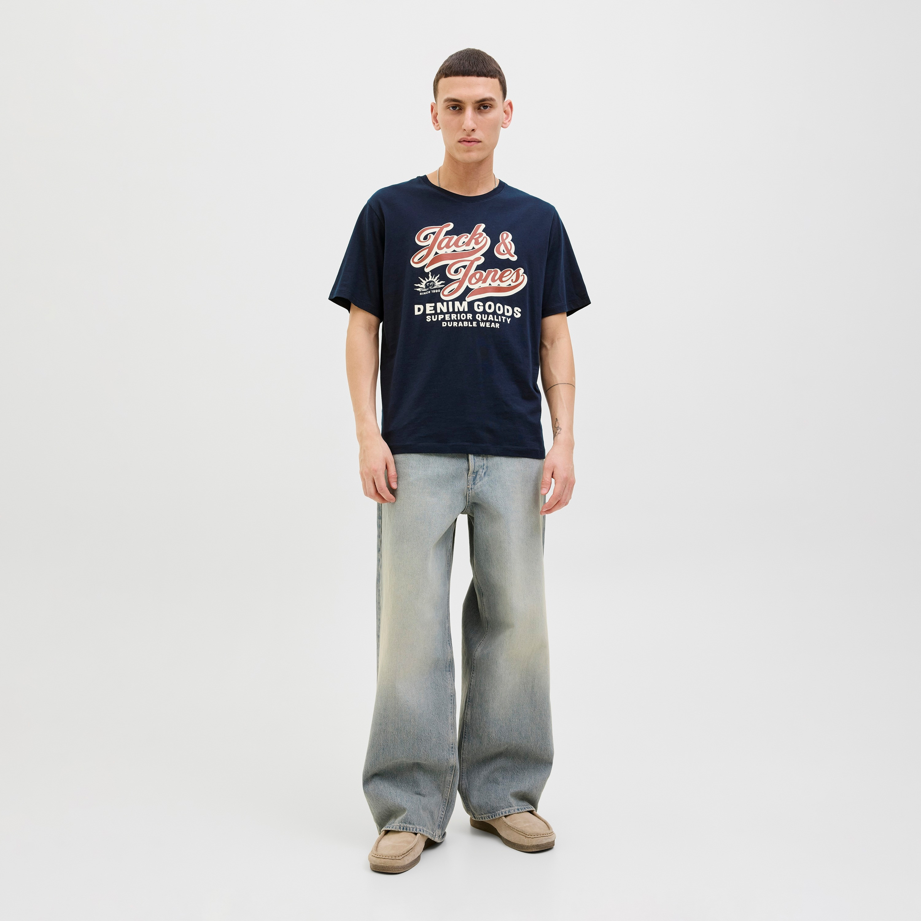 تيشيرت رجالي مطبوع برسومات بياقة دائرية وأكمام قصيرة من جاك ان جونز-men-clothing-tshirtsandpolos-tshirts-image-22