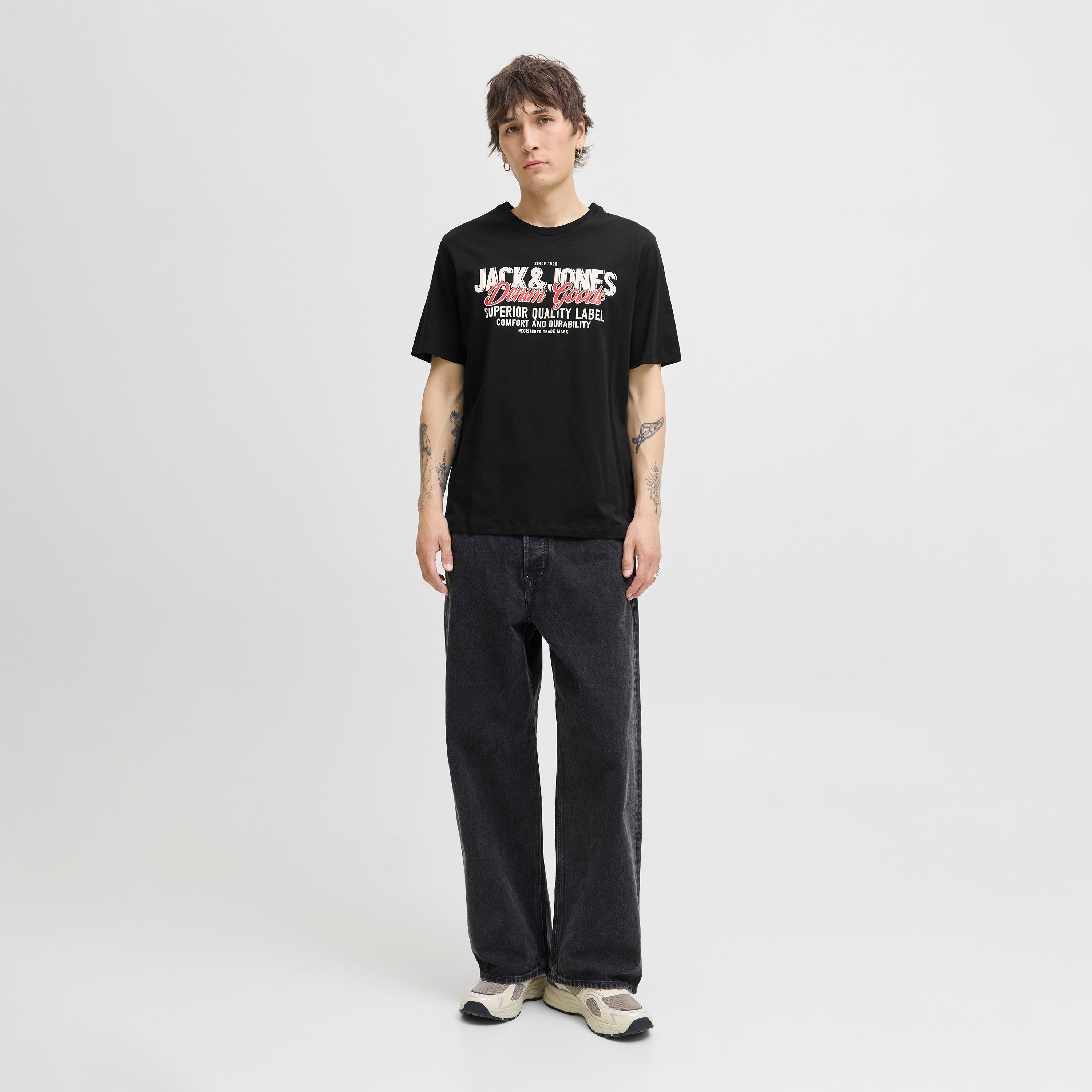 تيشيرت رجالي مطبوع برسومات بياقة دائرية وأكمام قصيرة من جاك ان جونز-men-clothing-tshirtsandpolos-tshirts-image-18