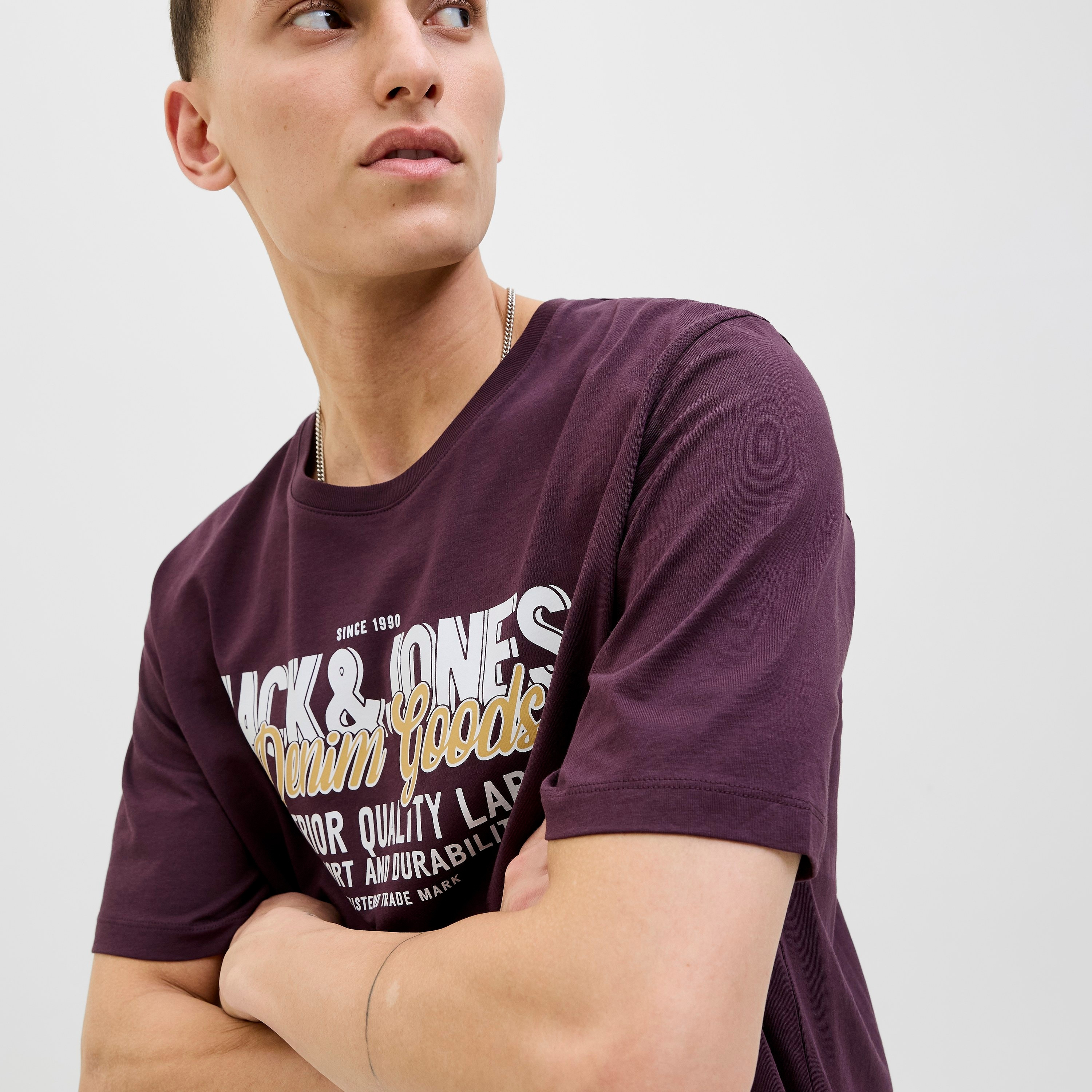 تيشيرت رجالي مطبوع برسومات بياقة دائرية وأكمام قصيرة من جاك ان جونز-men-clothing-tshirtsandpolos-tshirts-image-15