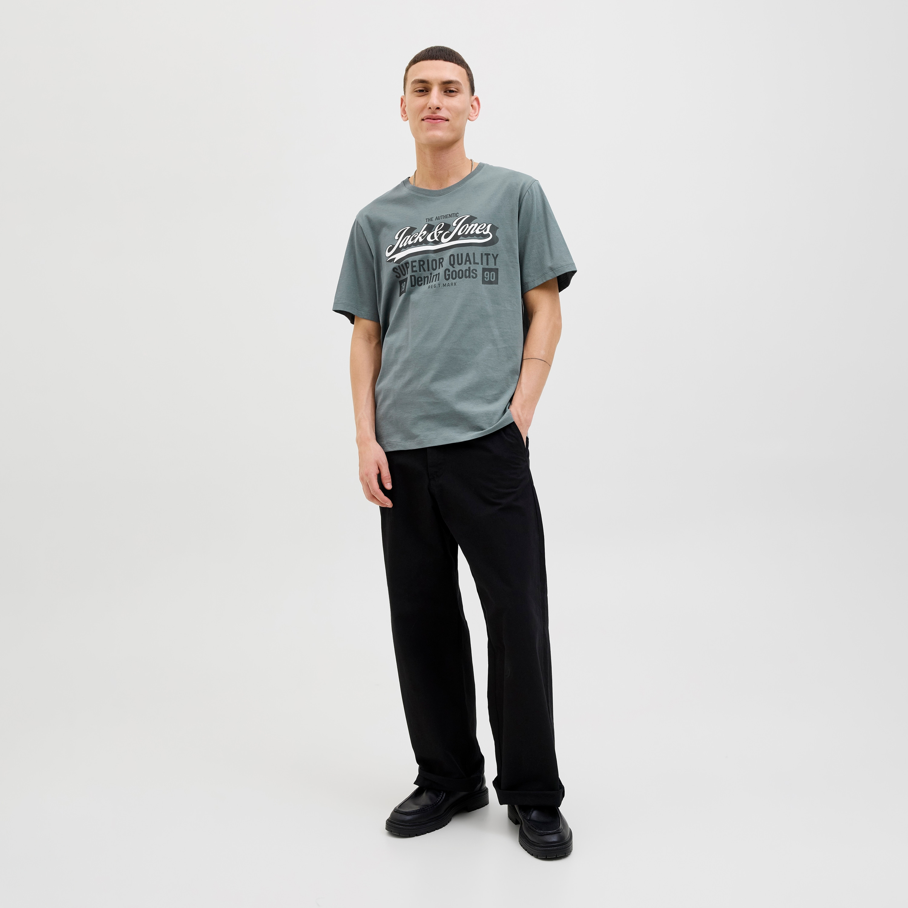 تيشيرت رجالي مطبوع برسومات بياقة دائرية وأكمام قصيرة من جاك ان جونز-men-clothing-tshirtsandpolos-tshirts-image-6