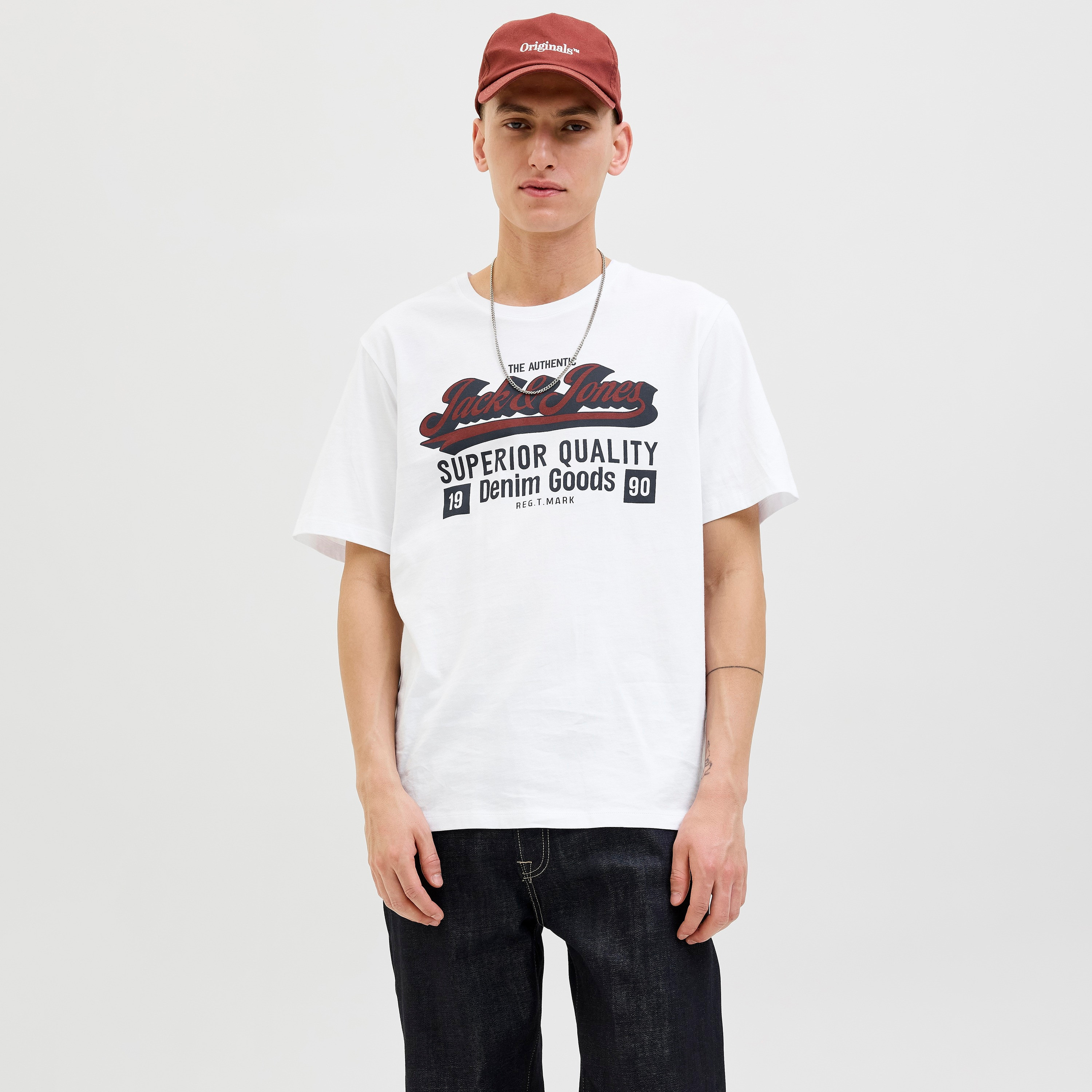 تيشيرت رجالي مطبوع برسومات بياقة دائرية وأكمام قصيرة من جاك ان جونز-men-clothing-tshirtsandpolos-tshirts-image-9