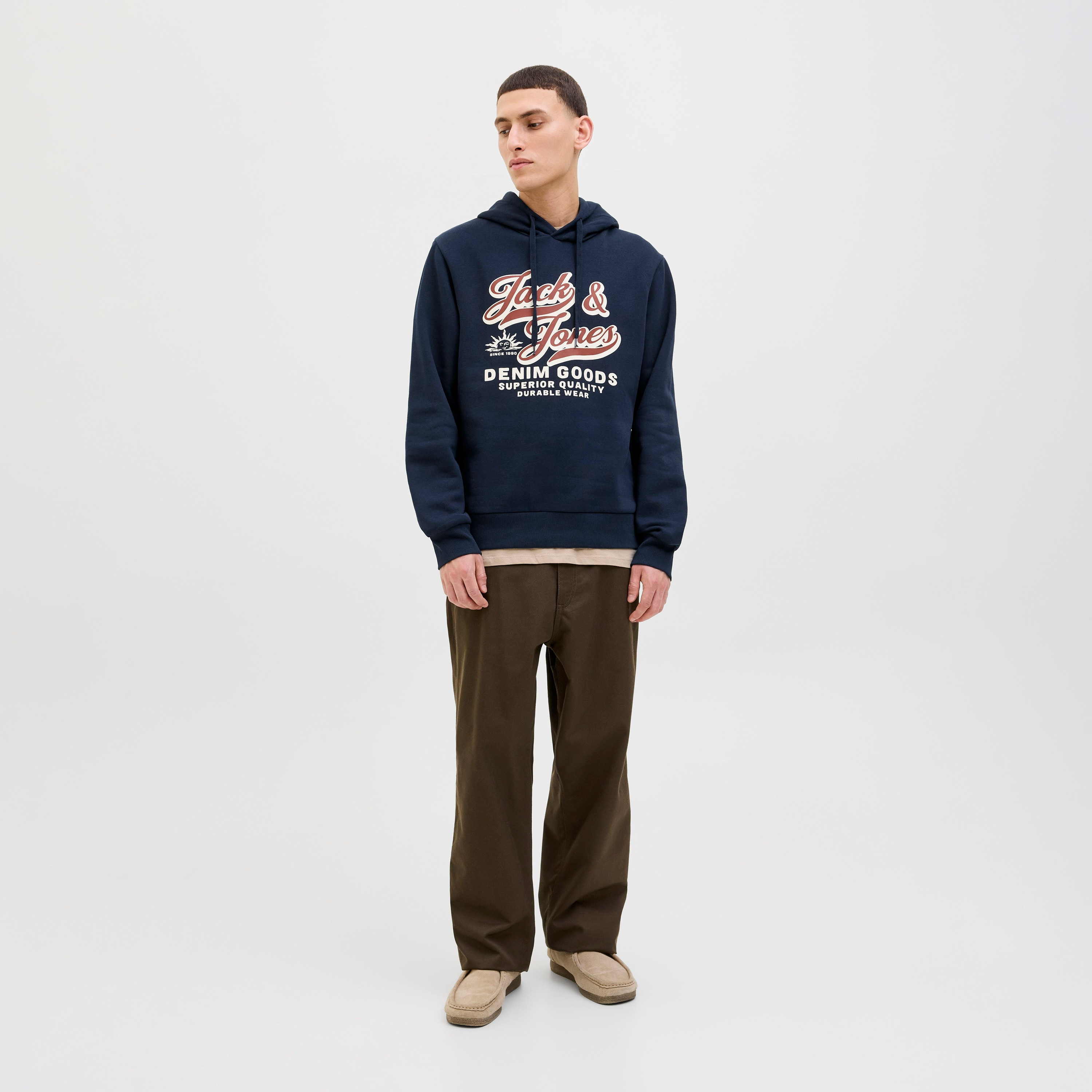 كنزة صوفية رجالية مطبوعة برسومات بقلنسوة وأكمام طويلة من جاك ان جونز-men-winterwear-hoodiesandsweatshirts-image-2