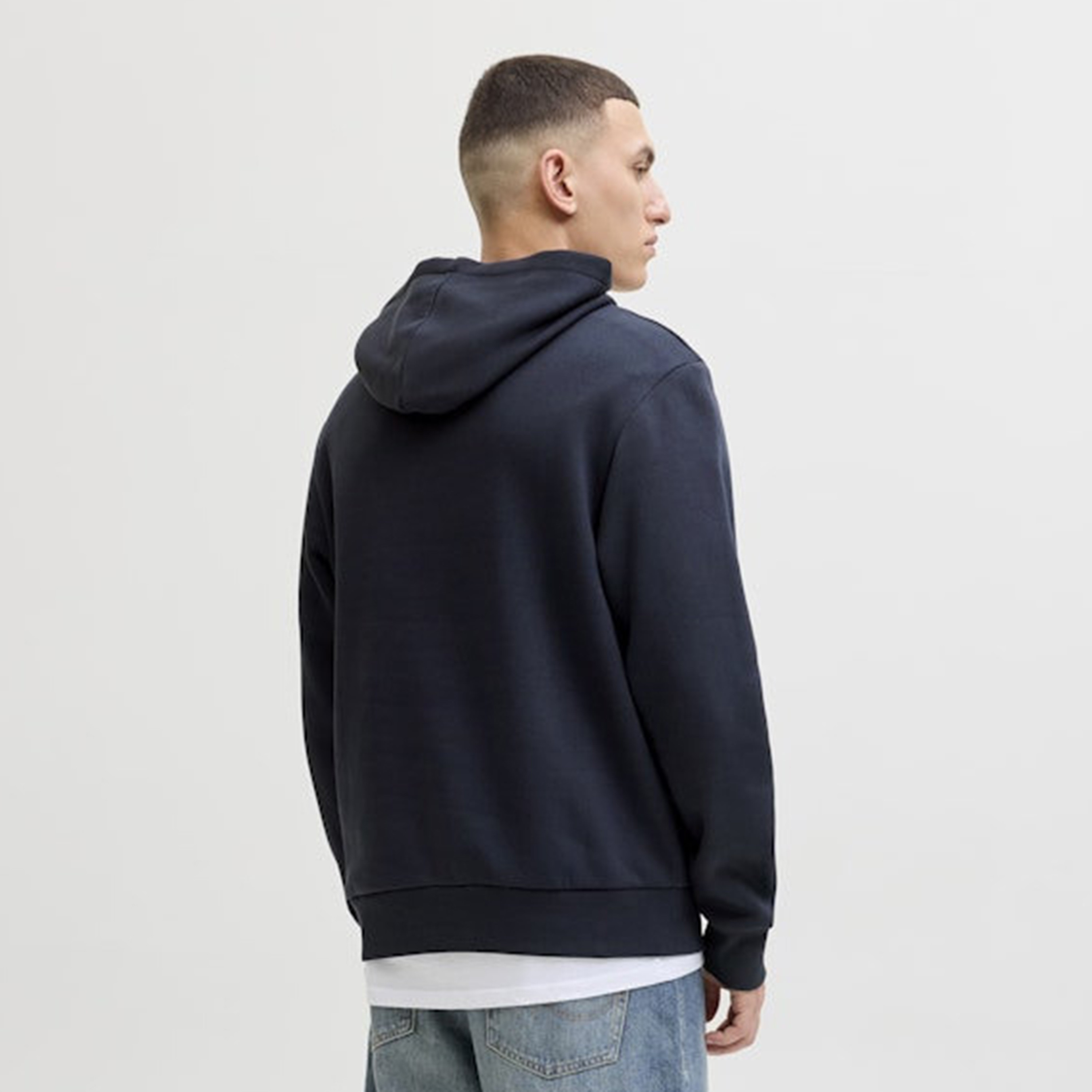 كنزة صوفية رجالية مطبوعة برسومات بقلنسوة وأكمام طويلة من جاك ان جونز-men-winterwear-hoodiesandsweatshirts-image-16