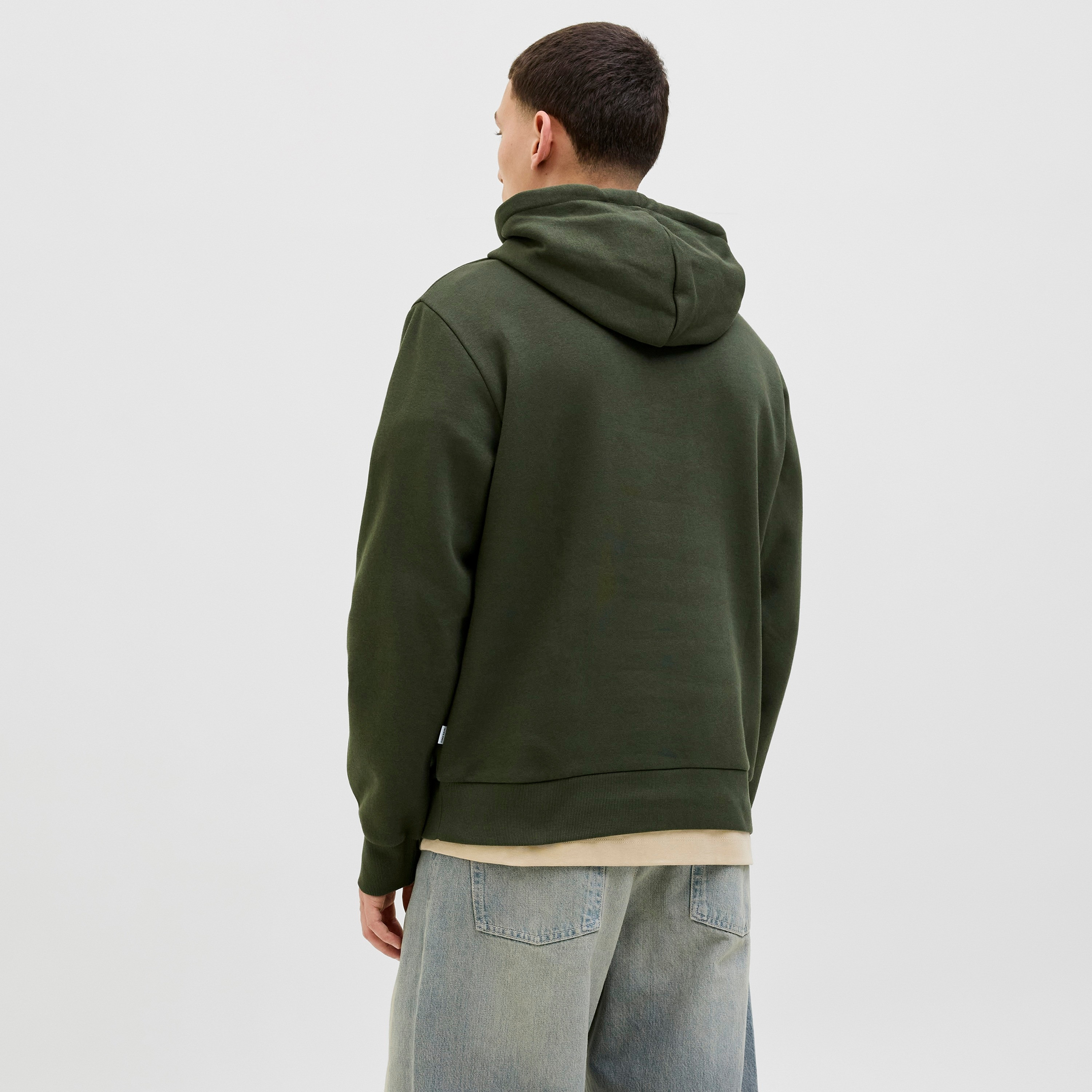 كنزة صوفية رجالية مطبوعة برسومات بقلنسوة وأكمام طويلة من جاك ان جونز-men-winterwear-hoodiesandsweatshirts-image-8