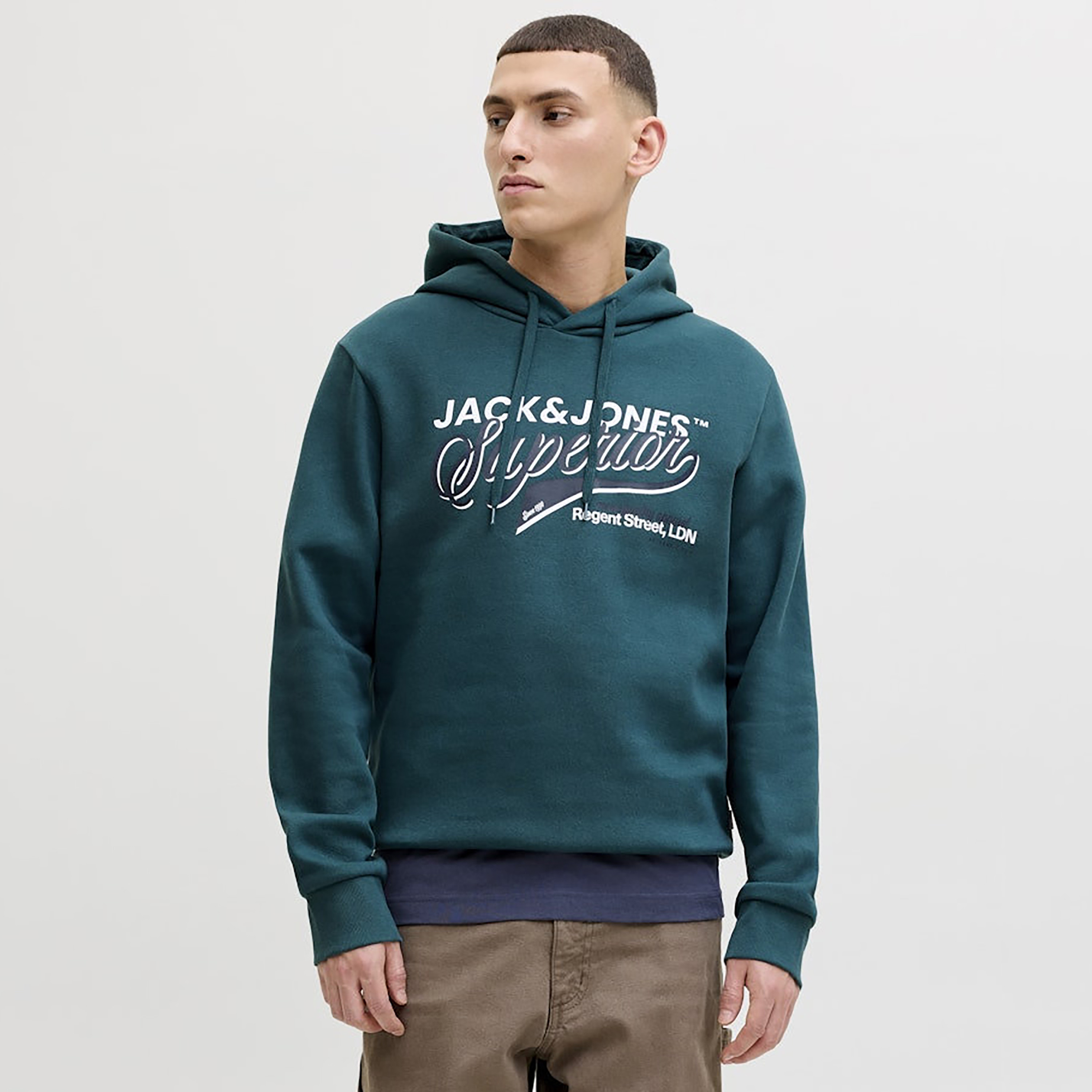 كنزة صوفية رجالية مطبوعة برسومات بقلنسوة وأكمام طويلة من جاك ان جونز-men-winterwear-hoodiesandsweatshirts-image-17
