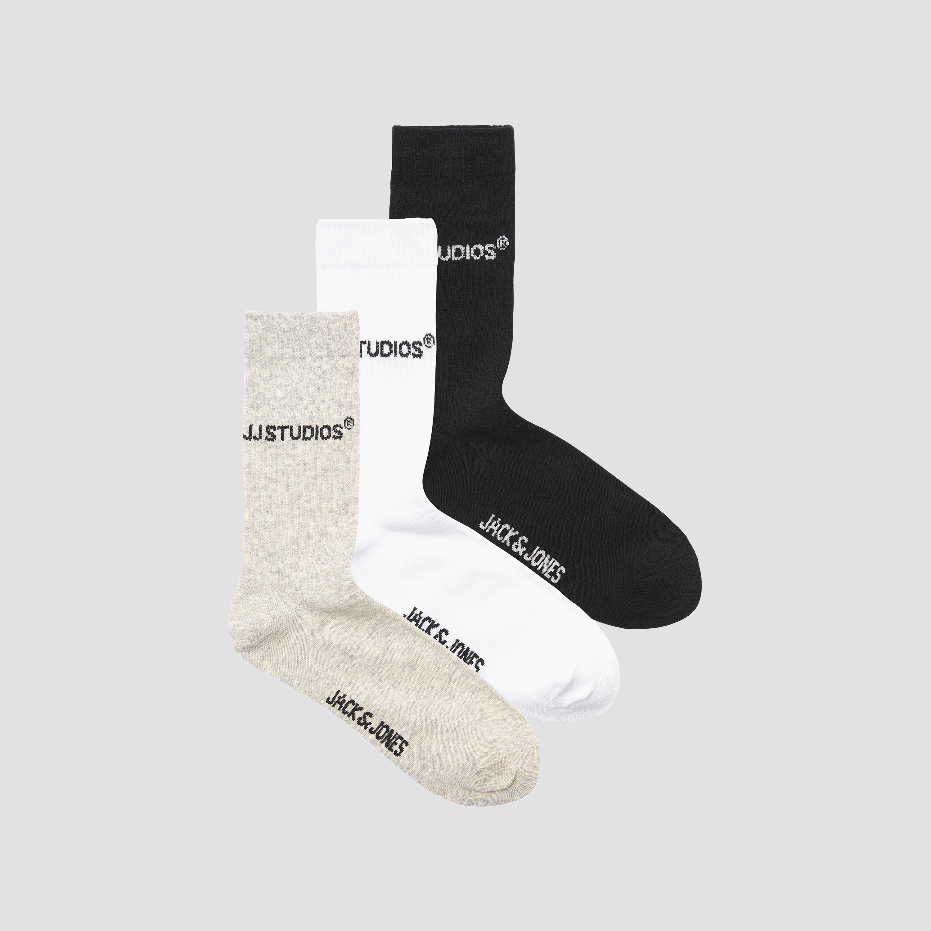 طقم 3 أزواج جوارب رياضية رجالية من جاك آند جونز-men-socks-image-1