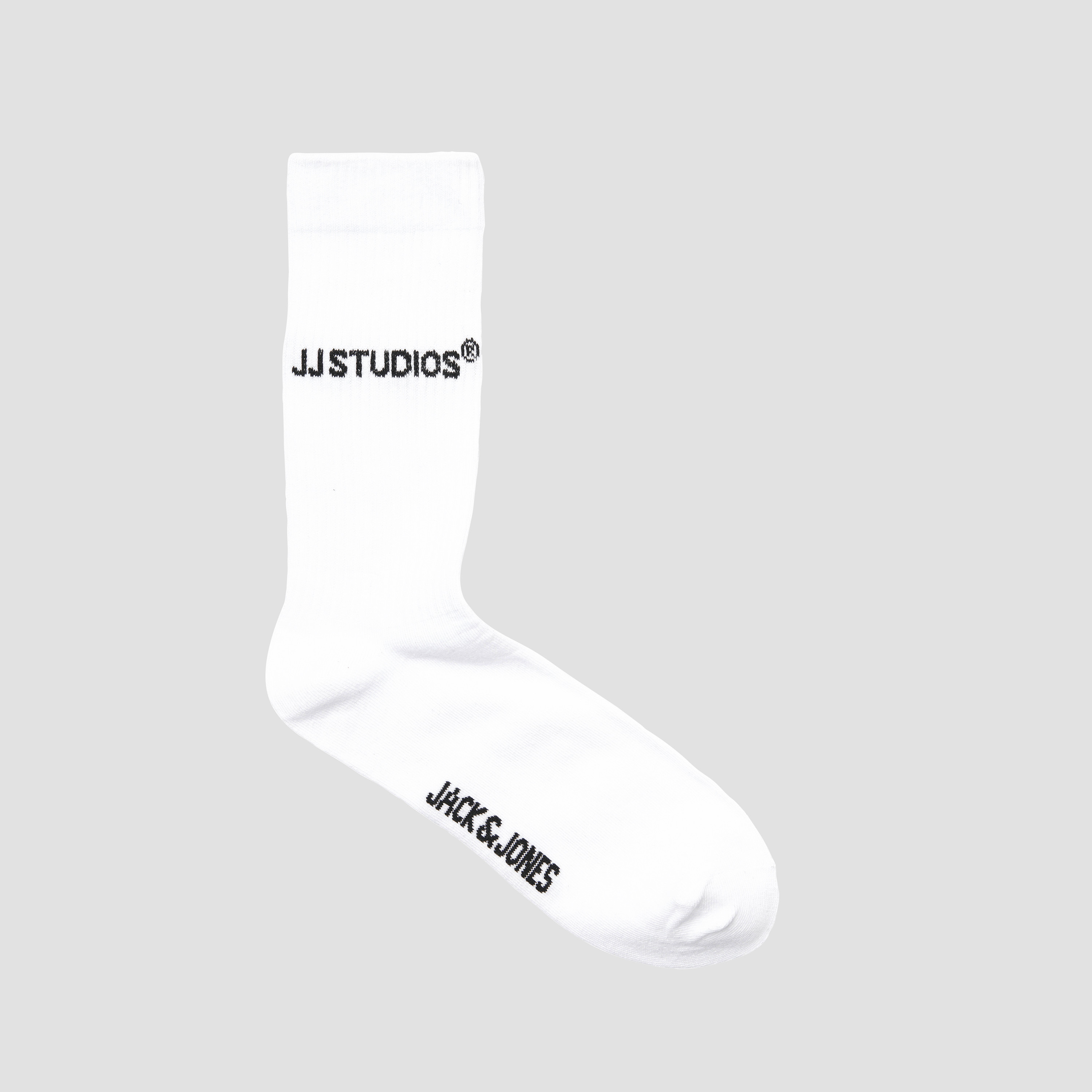طقم 3 أزواج جوارب رياضية رجالية من جاك آند جونز-men-socks-image-3