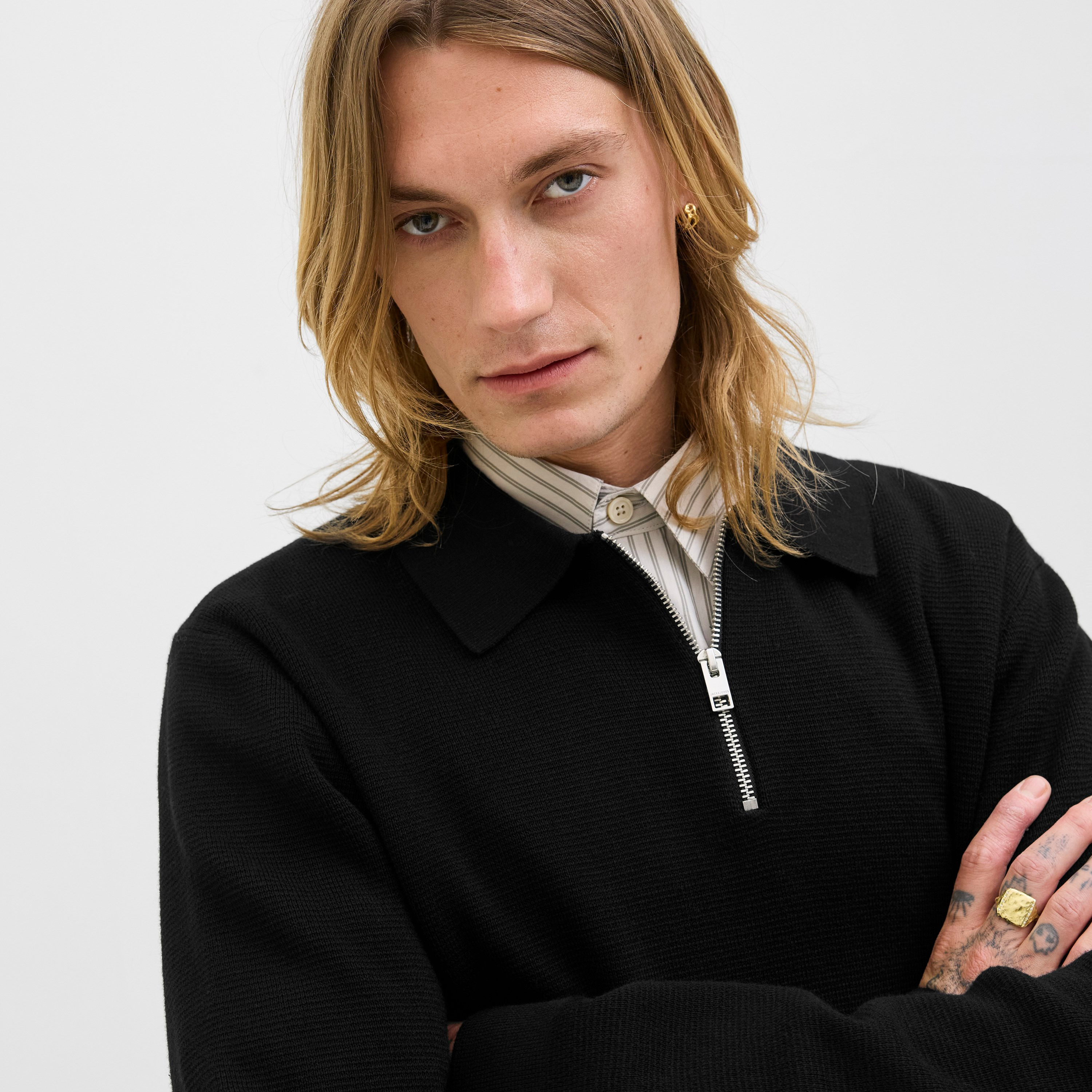 بلوفر بياقة سادة بأكمام طويلة رجالي من جاك آند جونز-men-clothing-sweatersandpullovers-image-3