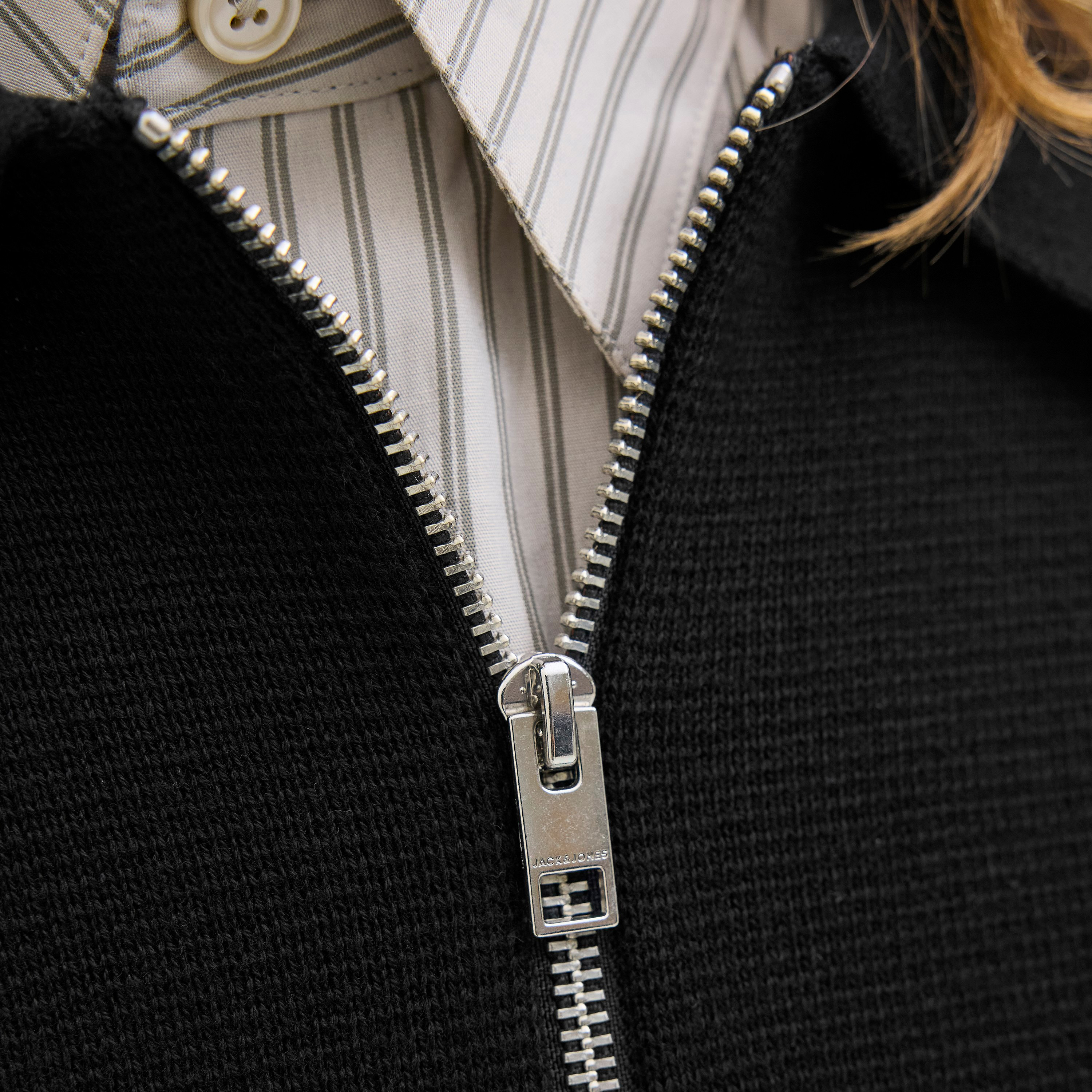 بلوفر بياقة سادة بأكمام طويلة رجالي من جاك آند جونز-men-clothing-sweatersandpullovers-image-5