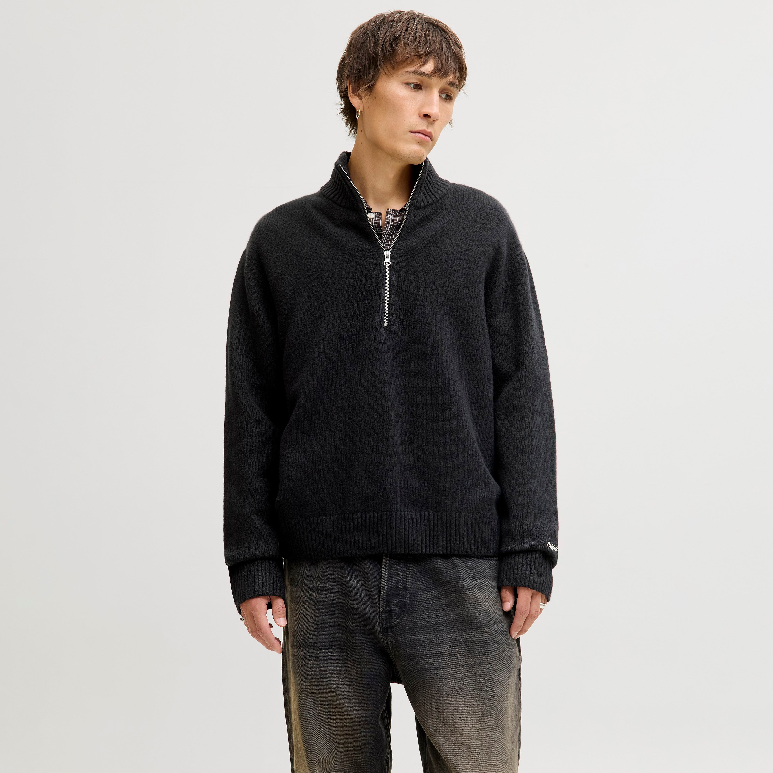 كنزة صوفية (بلوفر) رجالية جاك آند جونز محبوكة بياقة عالية ونصف سحاب-men-clothing-sweatersandpullovers-image-1