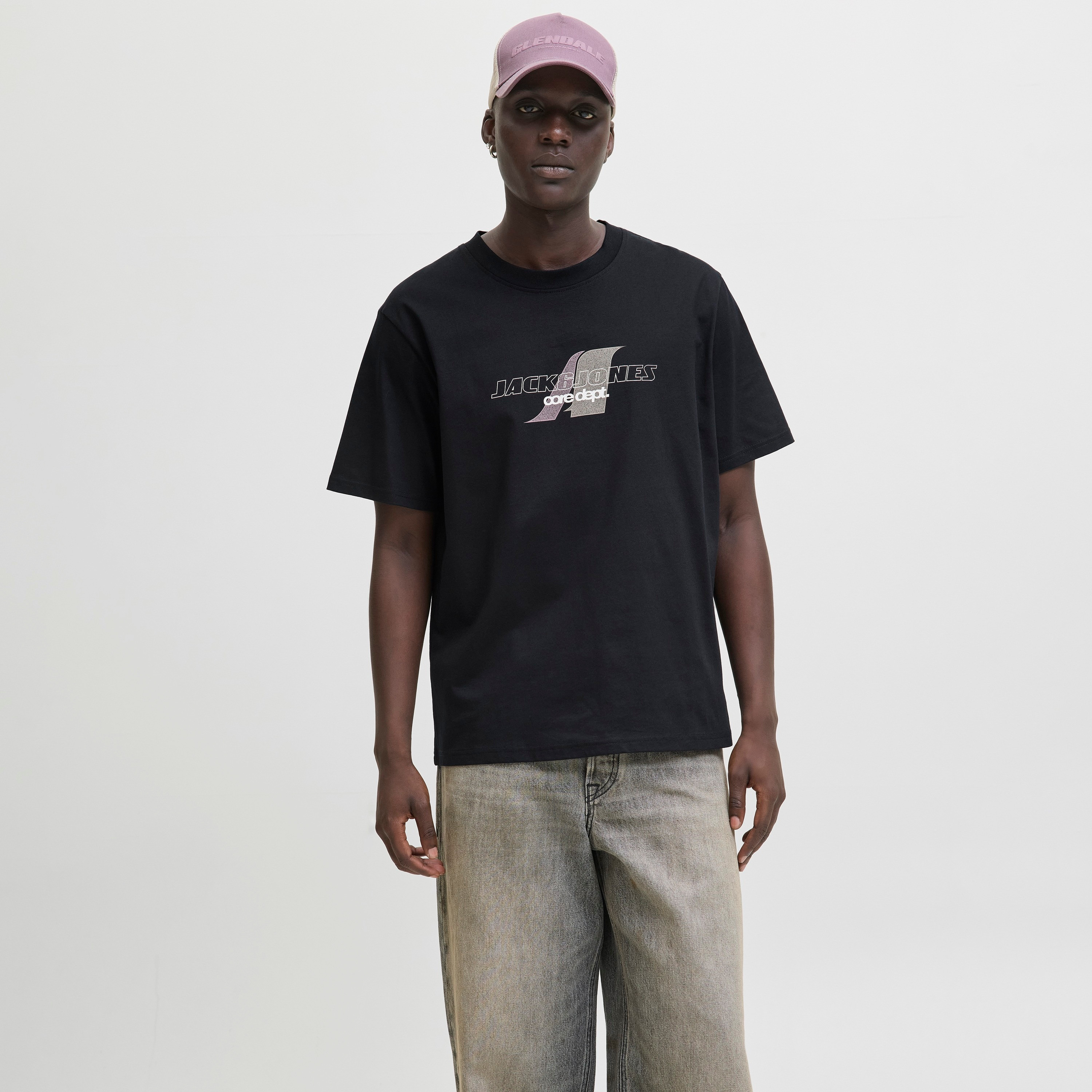 تيشيرت رجالي مطبوع برسومات بياقة دائرية وأكمام قصيرة من جاك ان جونز-men-clothing-tshirtsandpolos-tshirts-image-1