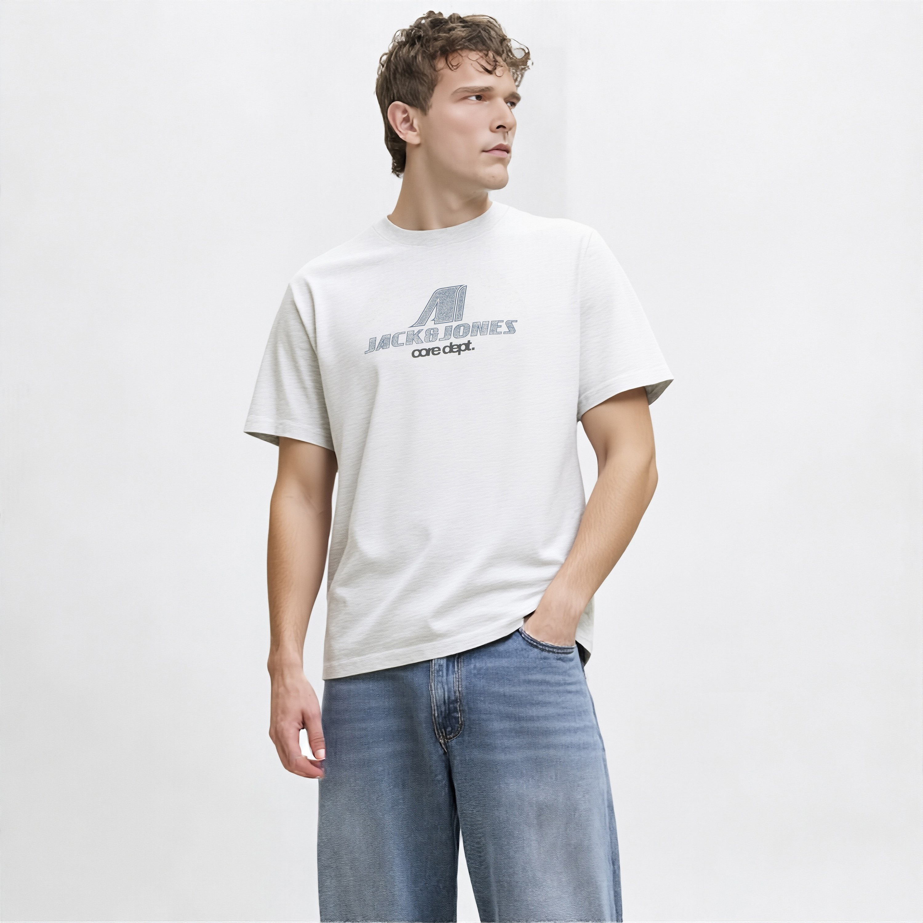تيشيرت رجالي مطبوع برسومات بياقة دائرية وأكمام قصيرة من جاك ان جونز-men-clothing-tshirtsandpolos-tshirts-image-5