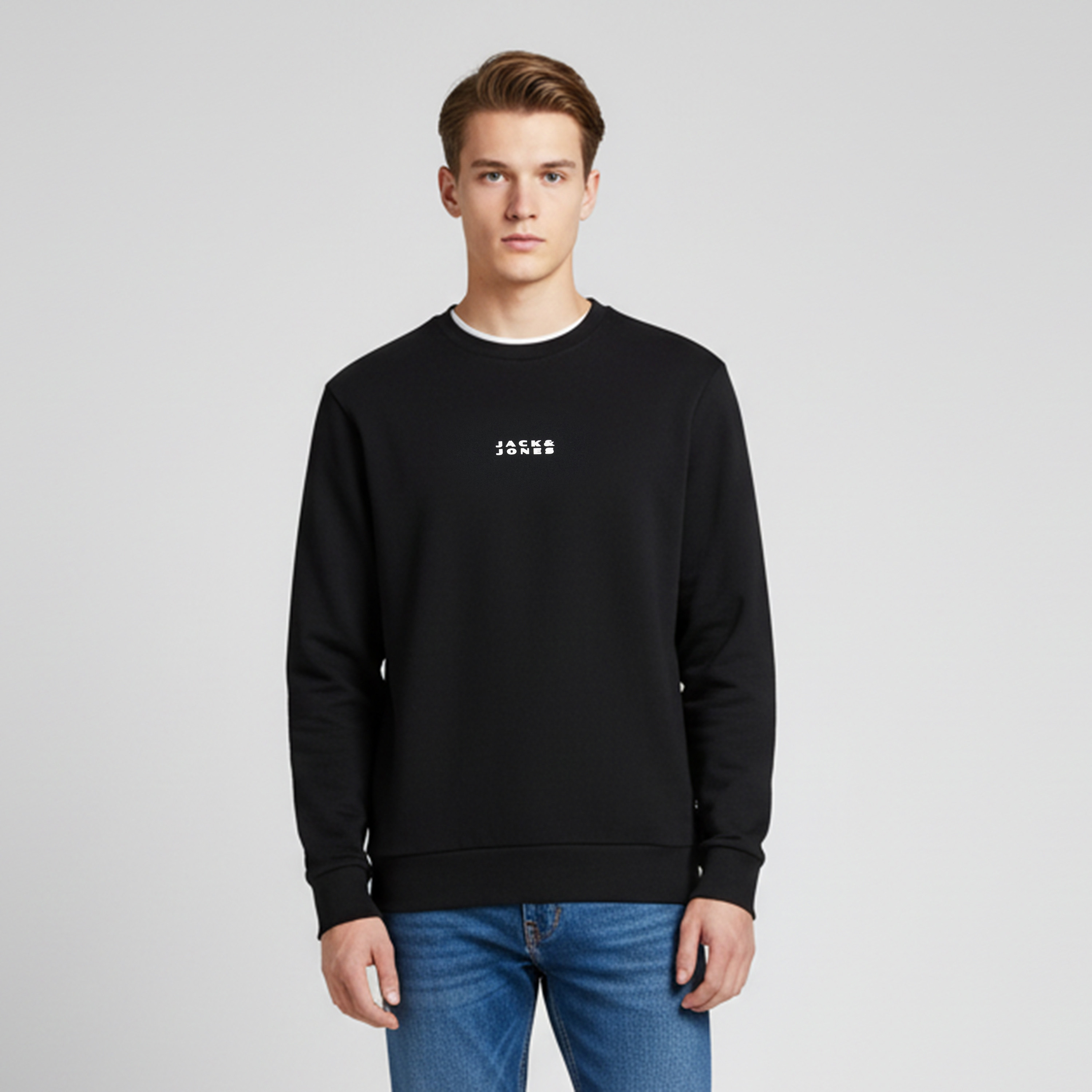سويت شيرت رجالي جاك آند جونز سادة بياقة مستديرة وأكمام طويلة-men-winterwear-hoodiesandsweatshirts-image-1