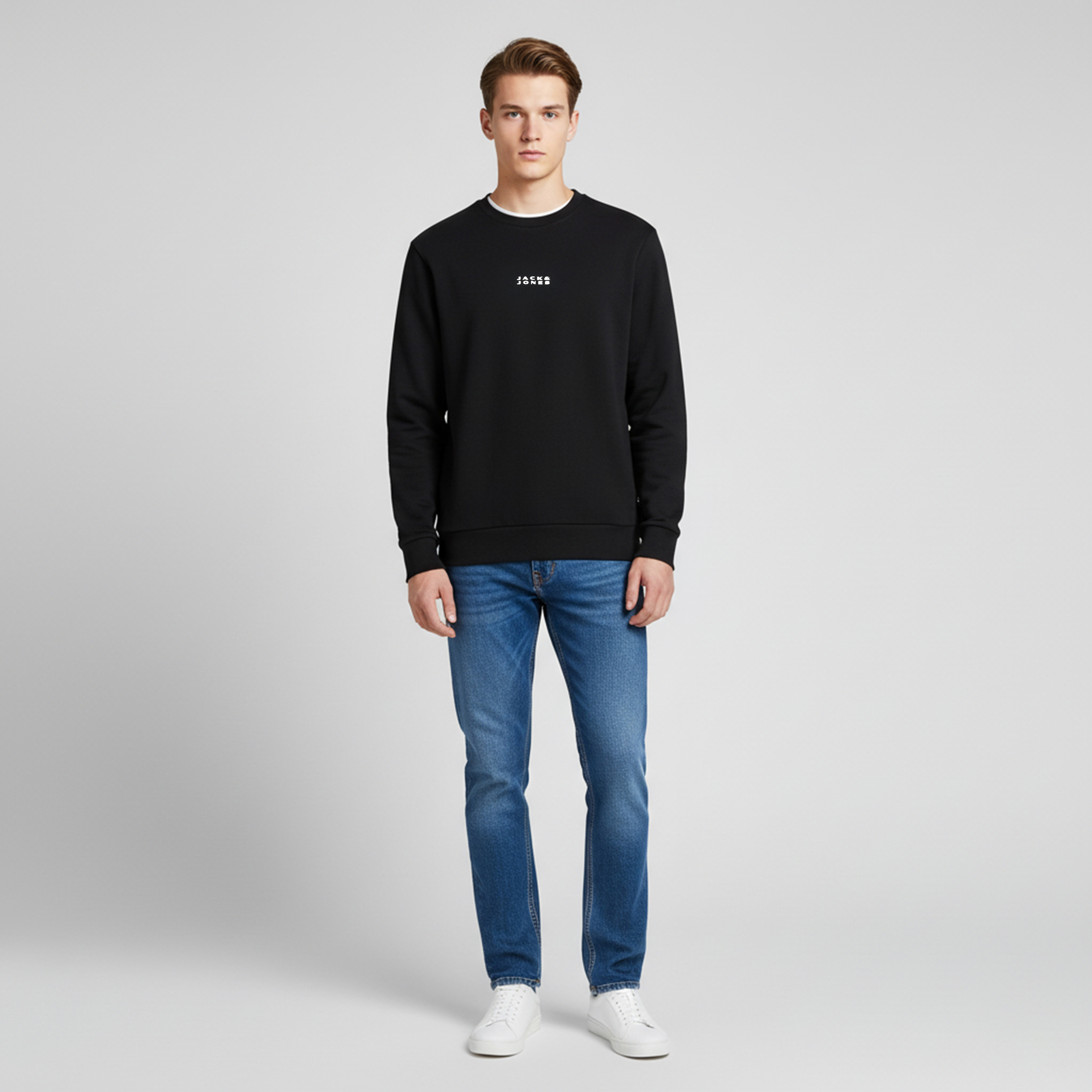 سويت شيرت رجالي جاك آند جونز سادة بياقة مستديرة وأكمام طويلة-men-winterwear-hoodiesandsweatshirts-image-2