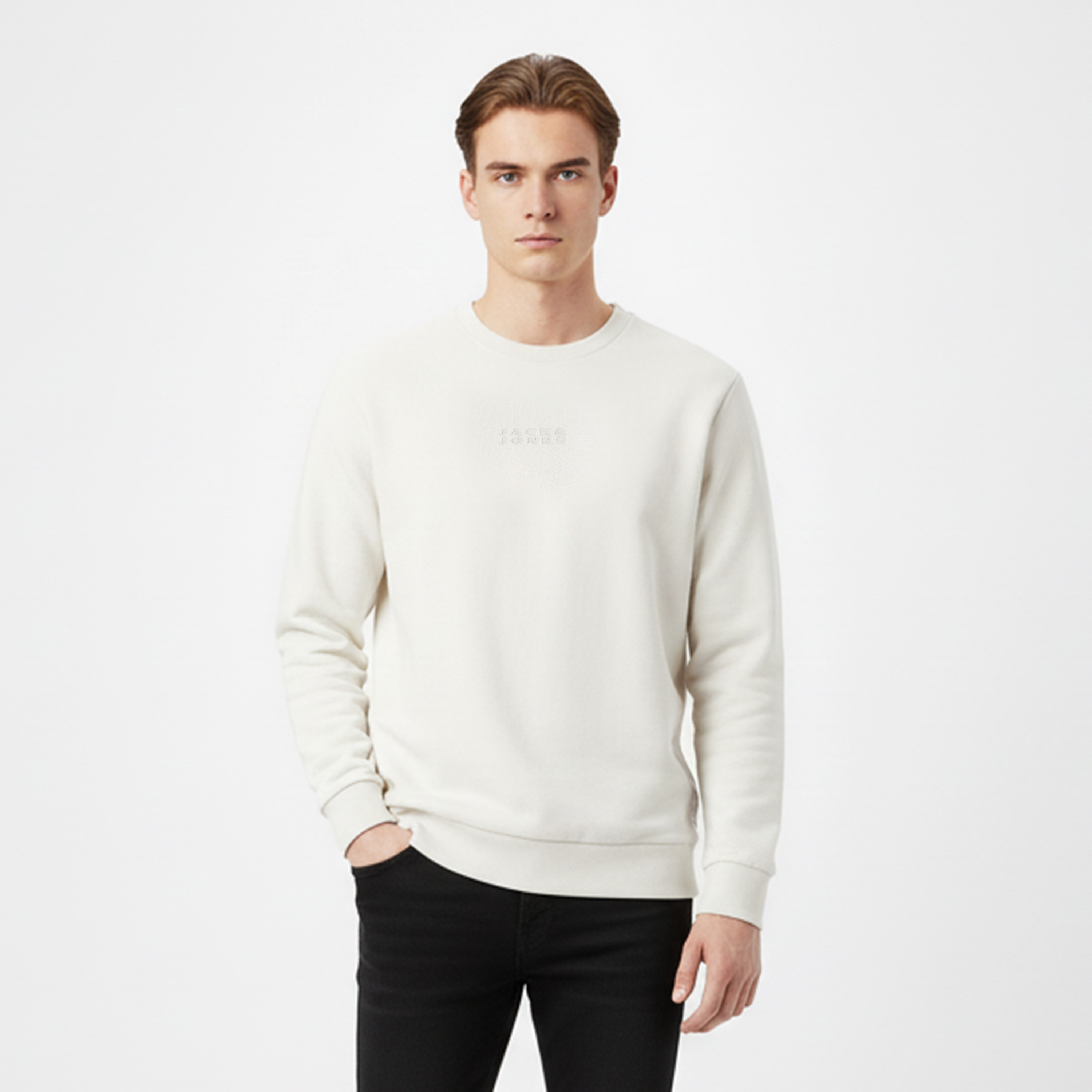 سويت شيرت رجالي جاك آند جونز سادة بياقة مستديرة وأكمام طويلة-men-winterwear-hoodiesandsweatshirts-image-4