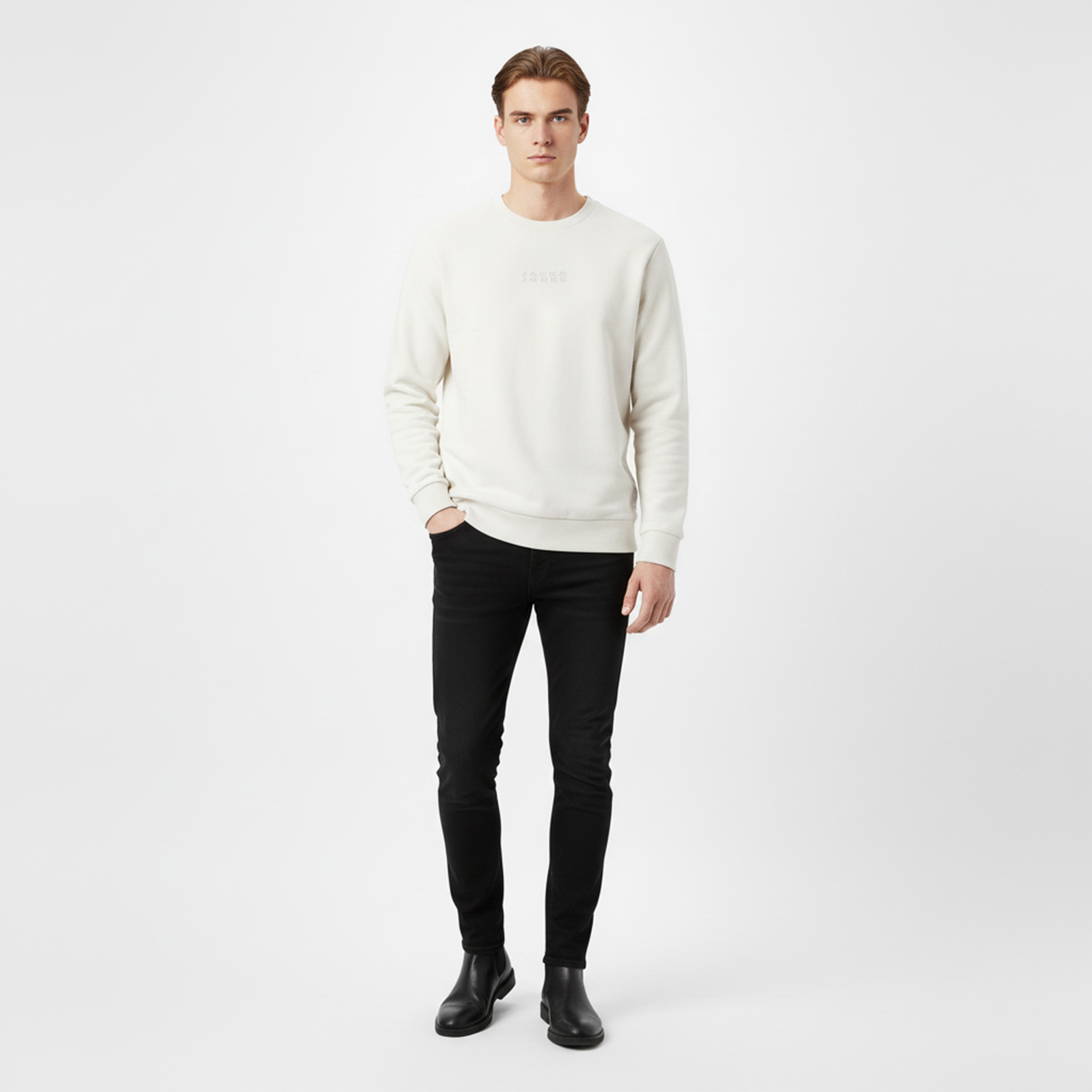 سويت شيرت رجالي جاك آند جونز سادة بياقة مستديرة وأكمام طويلة-men-winterwear-hoodiesandsweatshirts-image-5