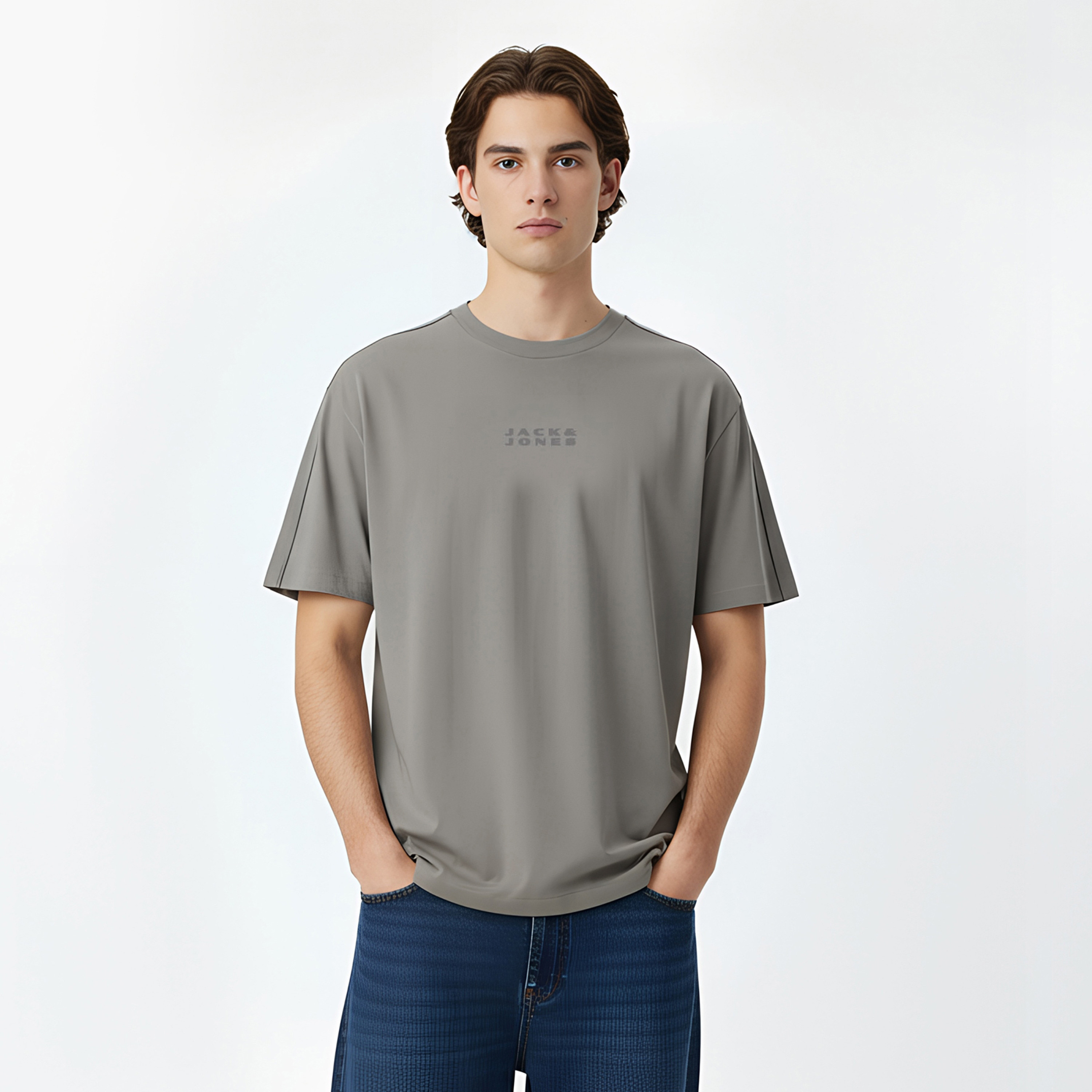 تيشيرت رجالي سادة بياقة دائرية وأكمام قصيرة من جاك ان جونز-men-clothing-tshirtsandpolos-tshirts-image-10