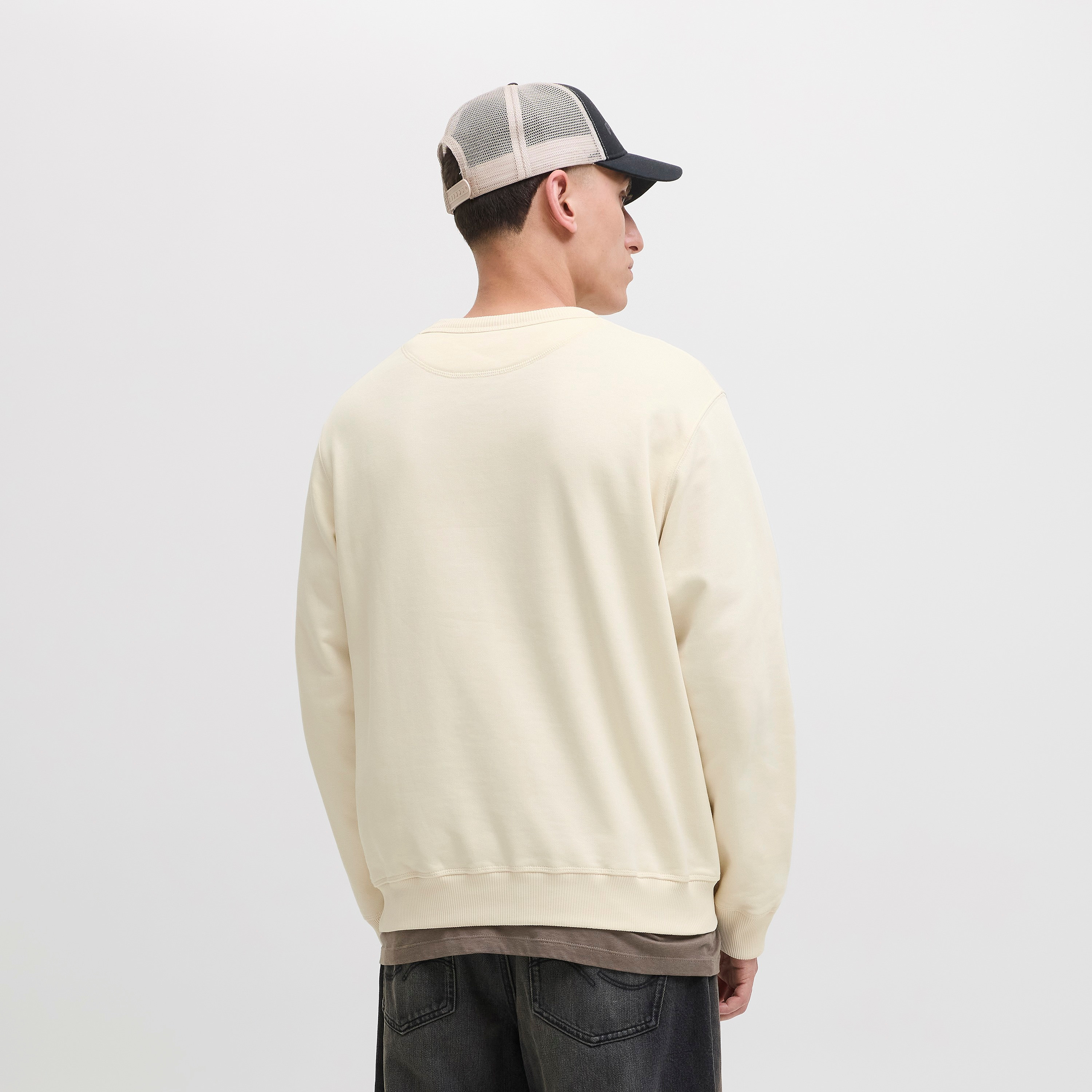 Jack & Jones Plain Crew Neck Long Sleeves Men's Sweatshirt-men-winterwear-hoodiesandsweatshirts-image-4