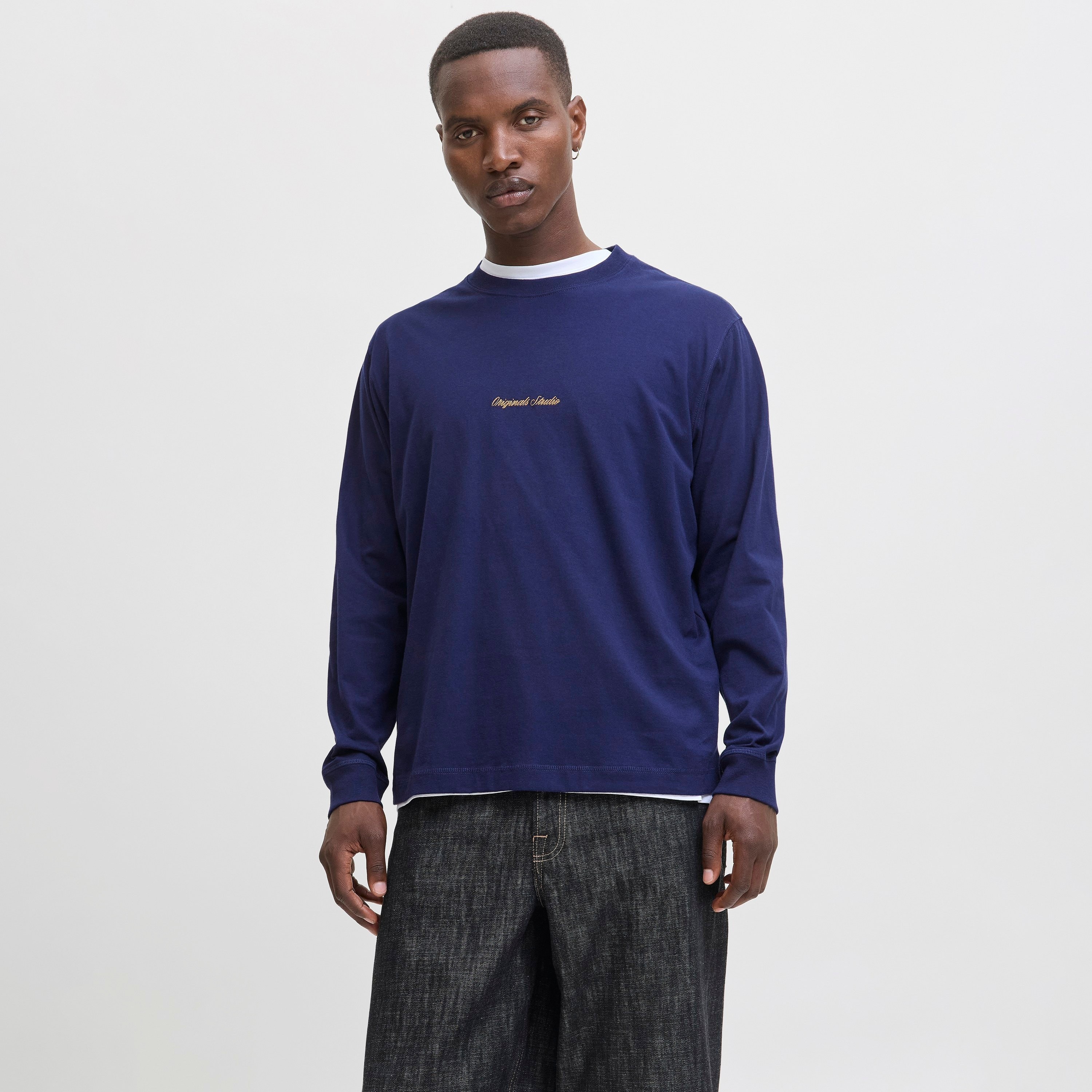 تيشيرت رجالي سادة بياقة دائرية وأكمام طويلة من جاك ان جونز-men-clothing-tshirtsandpolos-tshirts-image-9