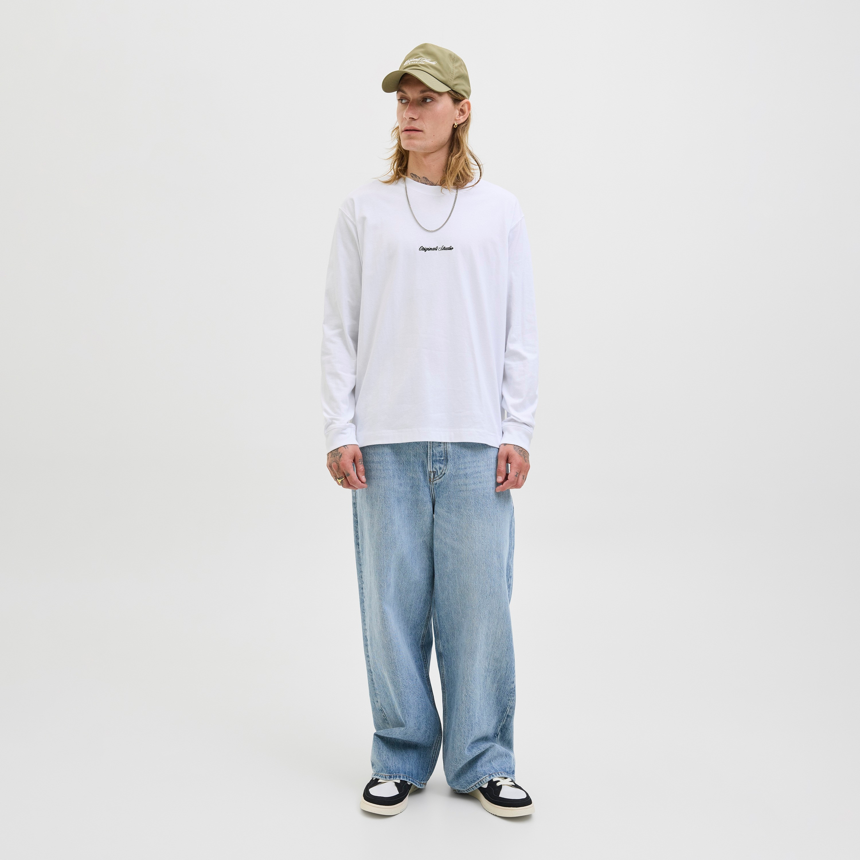 تيشيرت رجالي سادة بياقة دائرية وأكمام طويلة من جاك ان جونز-men-clothing-tshirtsandpolos-tshirts-image-6