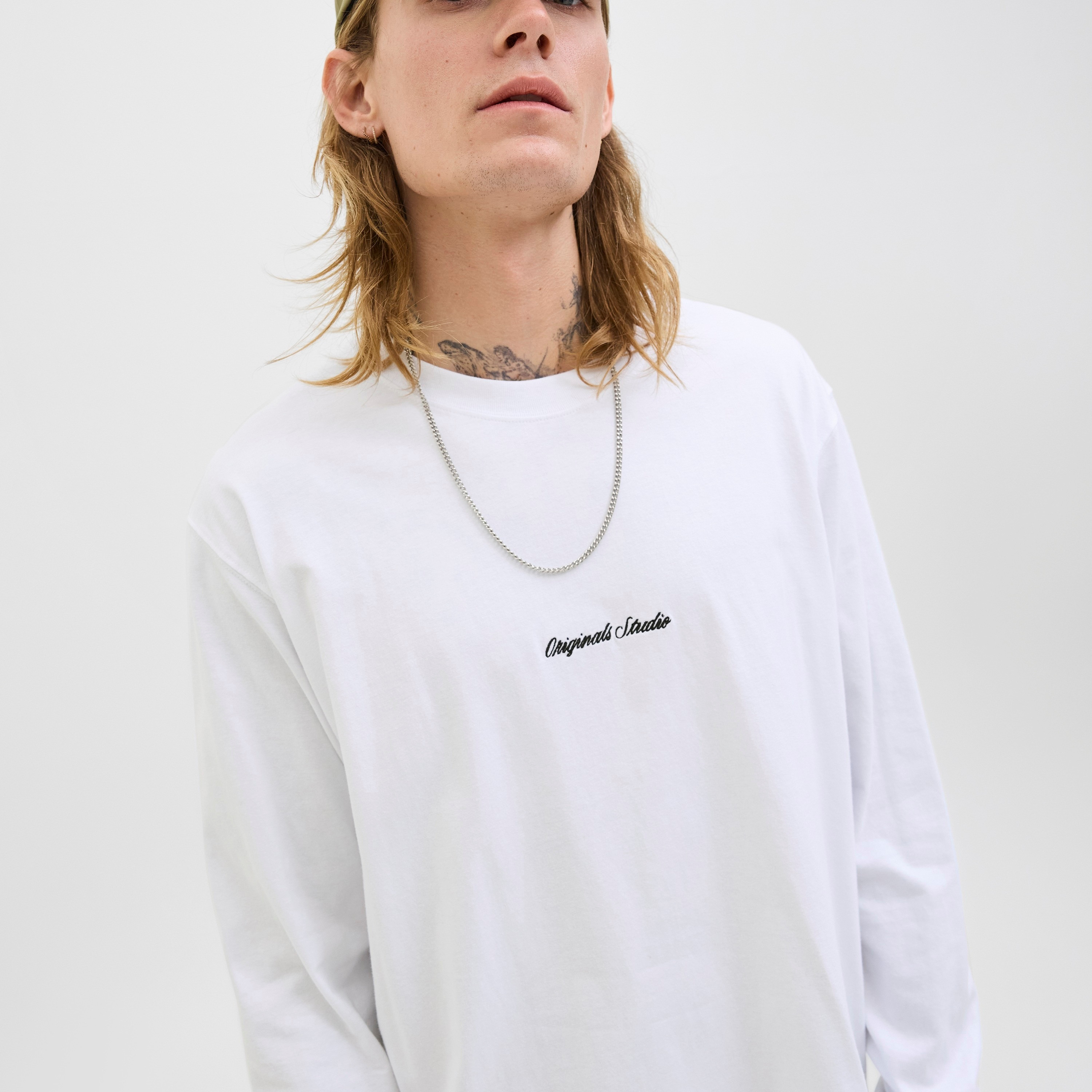 تيشيرت رجالي سادة بياقة دائرية وأكمام طويلة من جاك ان جونز-men-clothing-tshirtsandpolos-tshirts-image-7