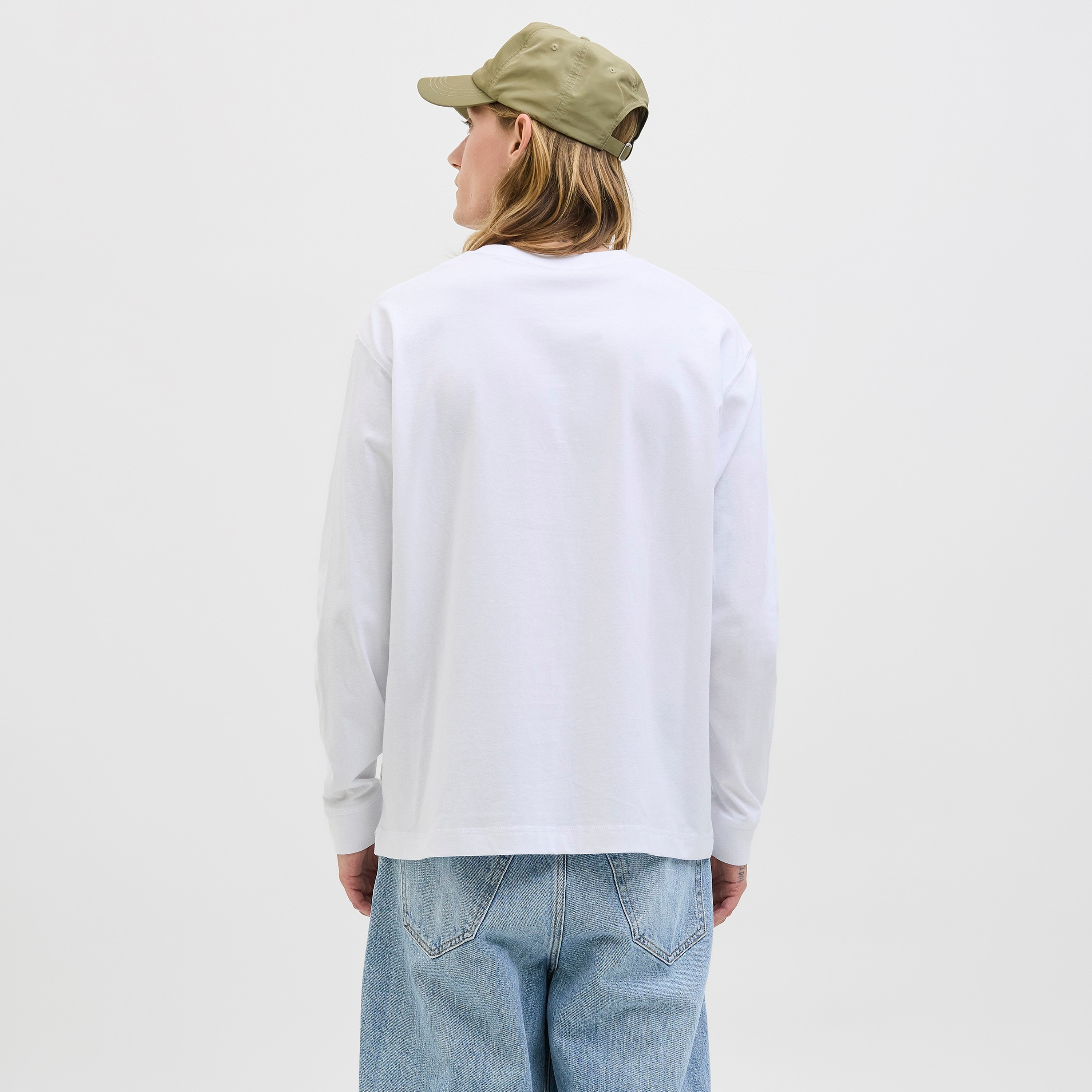 تيشيرت رجالي سادة بياقة دائرية وأكمام طويلة من جاك ان جونز-men-clothing-tshirtsandpolos-tshirts-image-8