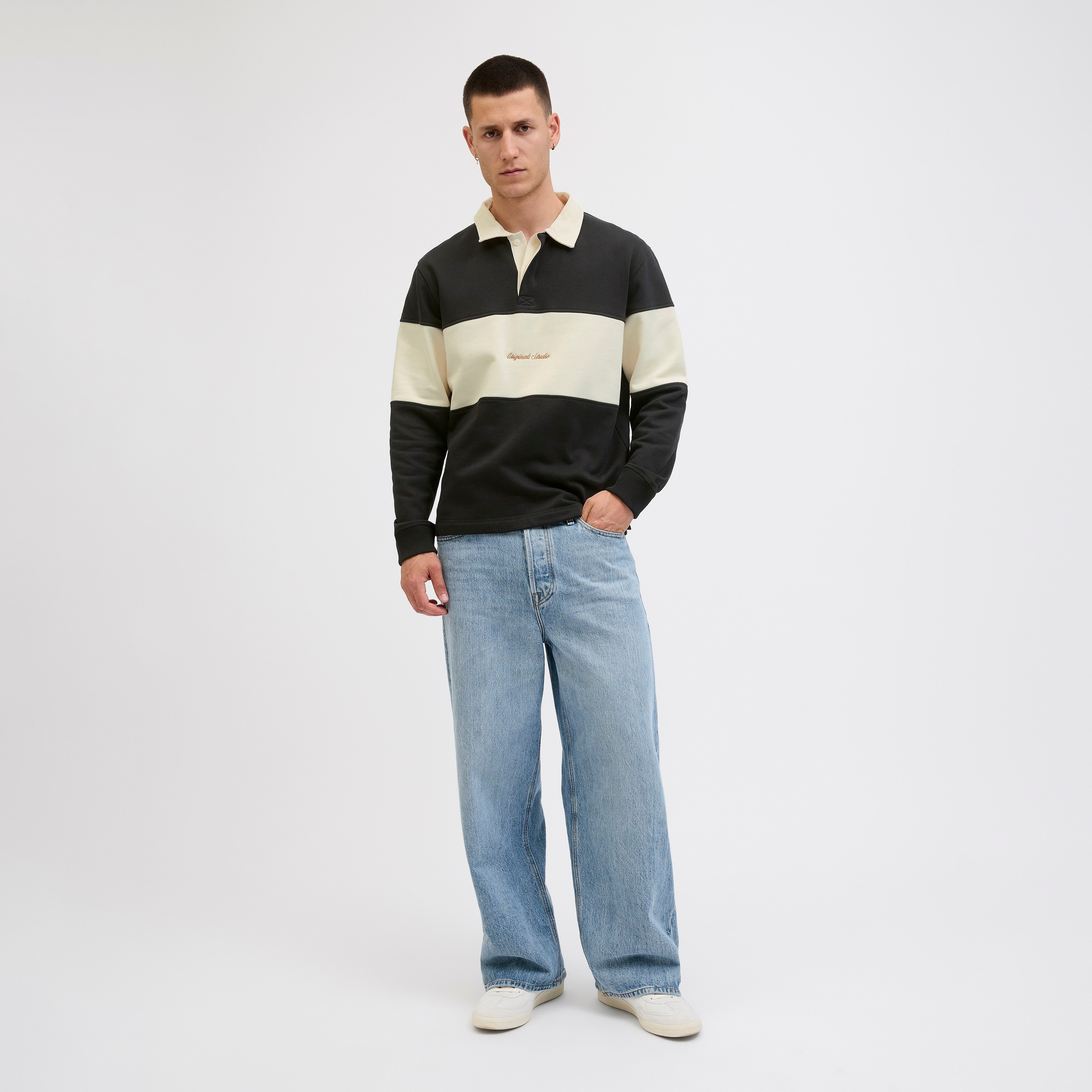 كنزة صوفية رجالية بألوان متعددة بياقة وأكمام طويلة من جاك ان جونز-men-winterwear-hoodiesandsweatshirts-image-2
