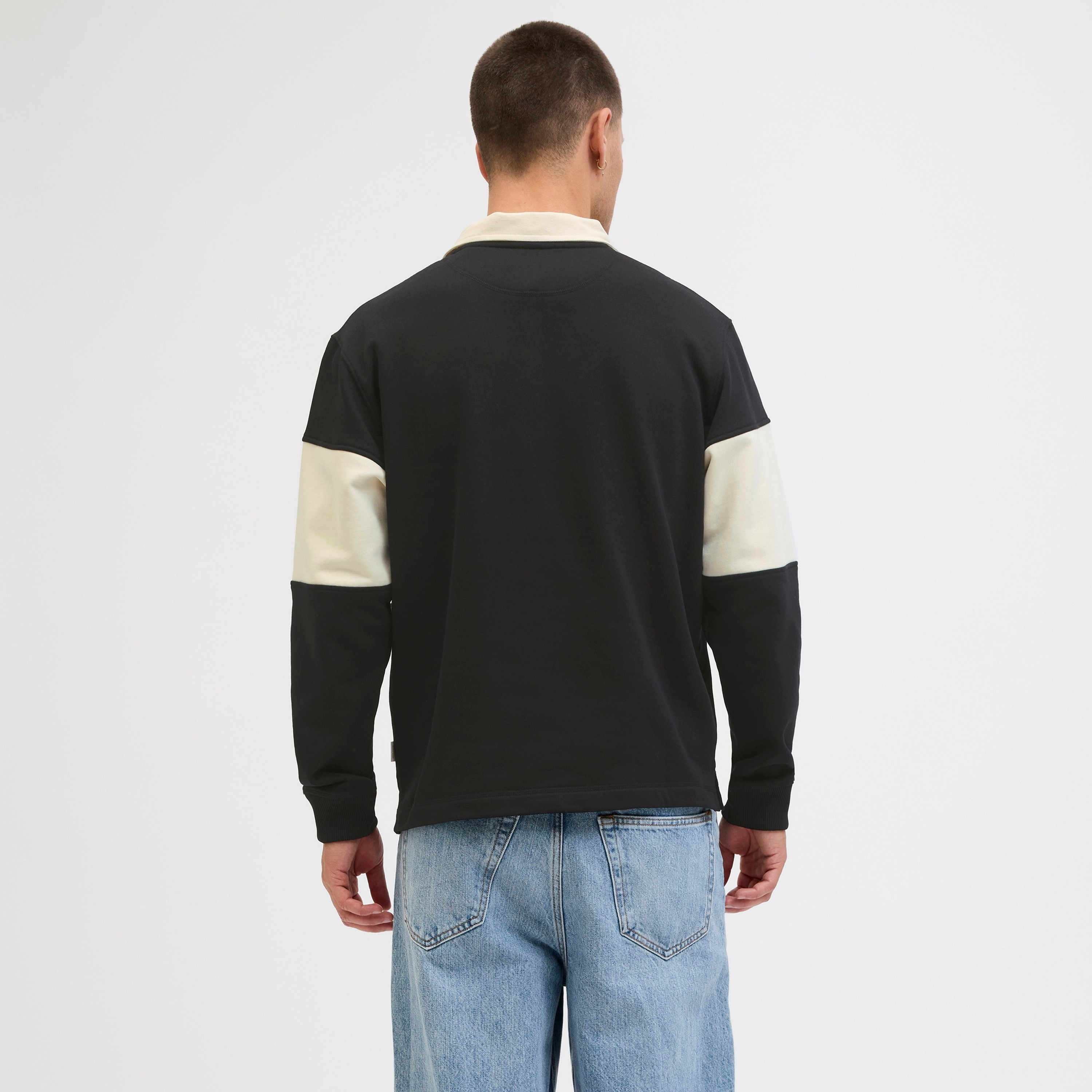كنزة صوفية رجالية بألوان متعددة بياقة وأكمام طويلة من جاك ان جونز-men-winterwear-hoodiesandsweatshirts-image-4