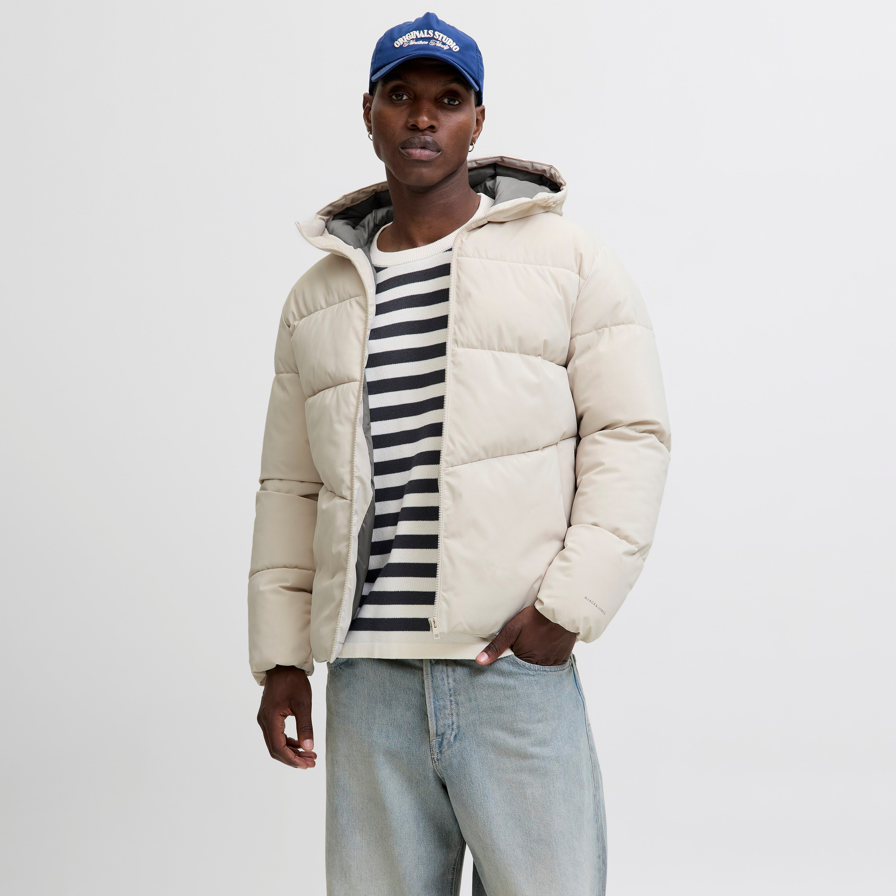 جاكيت منفوخ (بافر) رجالي جاك آند جونز سادة بغطاء رأس (هودي) وأكمام طويلة-men-clothing-jacketsandblazers-jackets-image-5