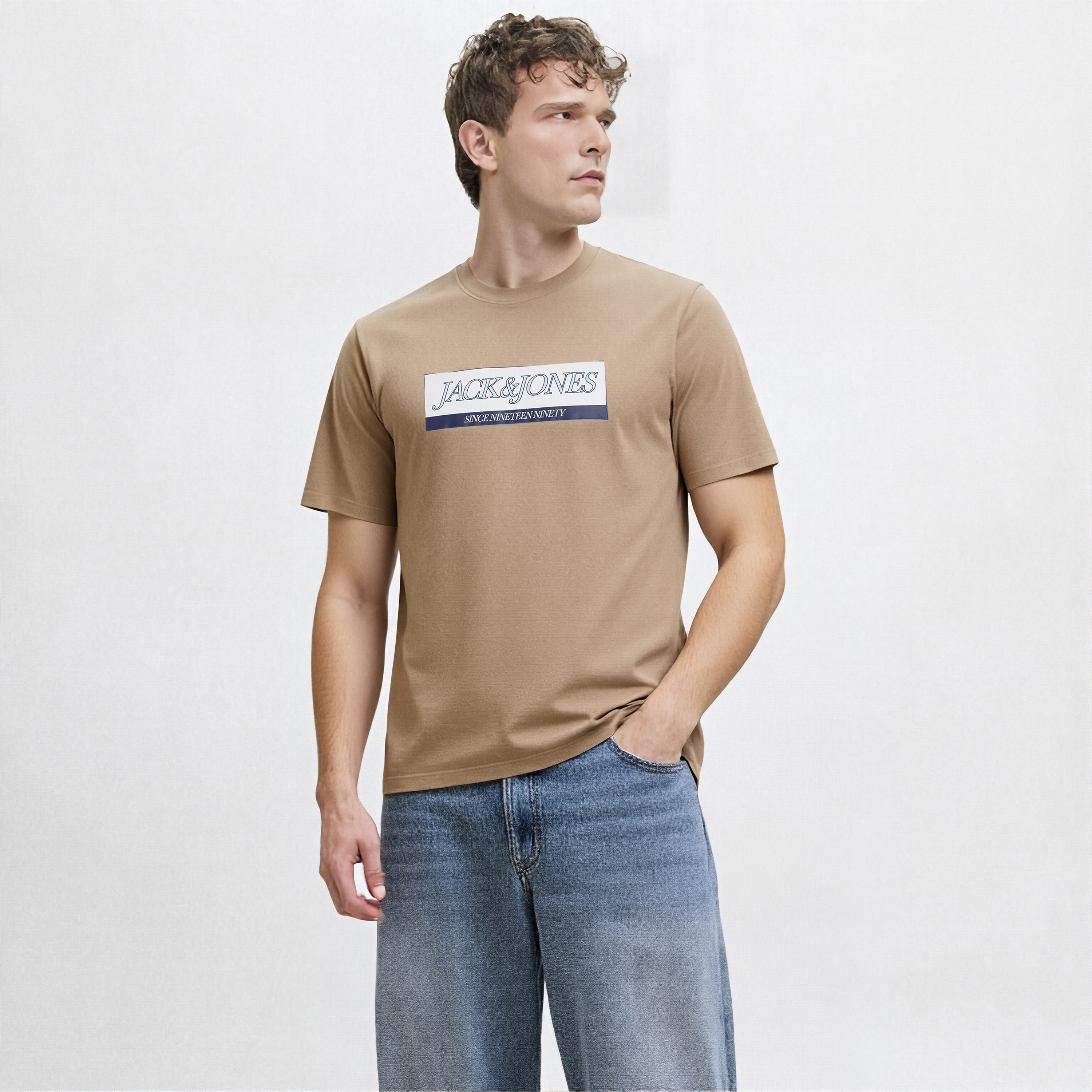 تيشيرت رجالي مطبوع برسومات بياقة دائرية وأكمام قصيرة من جاك ان جونز-men-clothing-tshirtsandpolos-tshirts-image-11