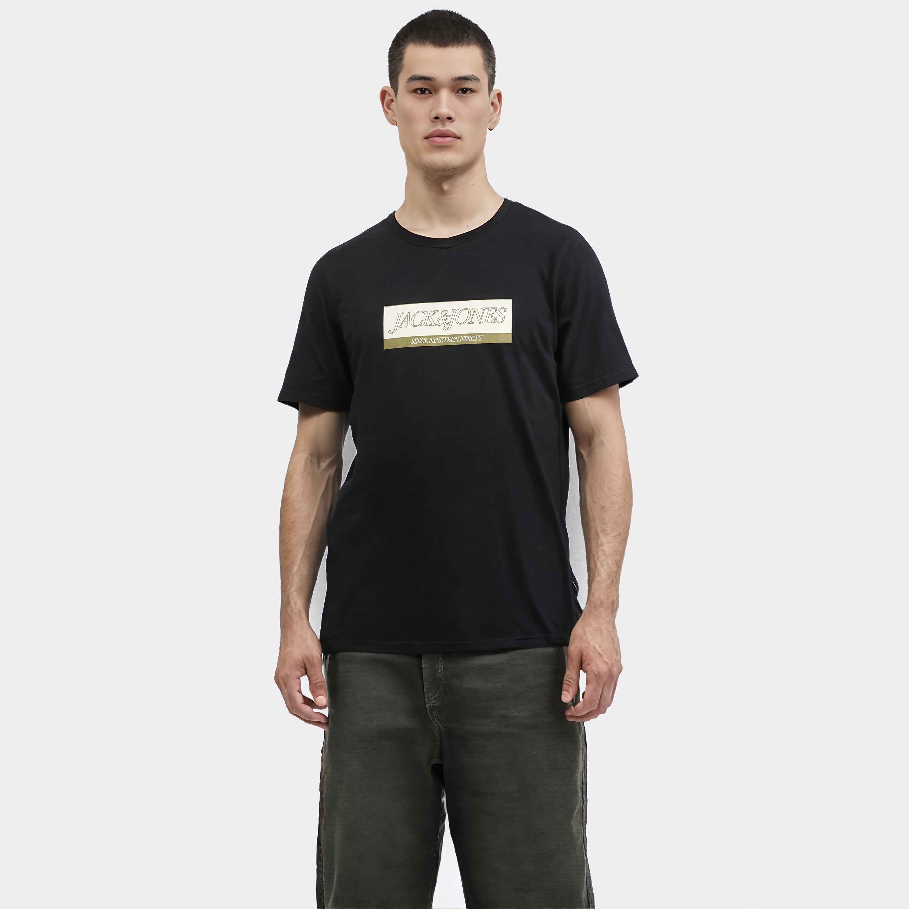 تيشيرت رجالي مطبوع برسومات بياقة دائرية وأكمام قصيرة من جاك ان جونز-men-clothing-tshirtsandpolos-tshirts-image-1