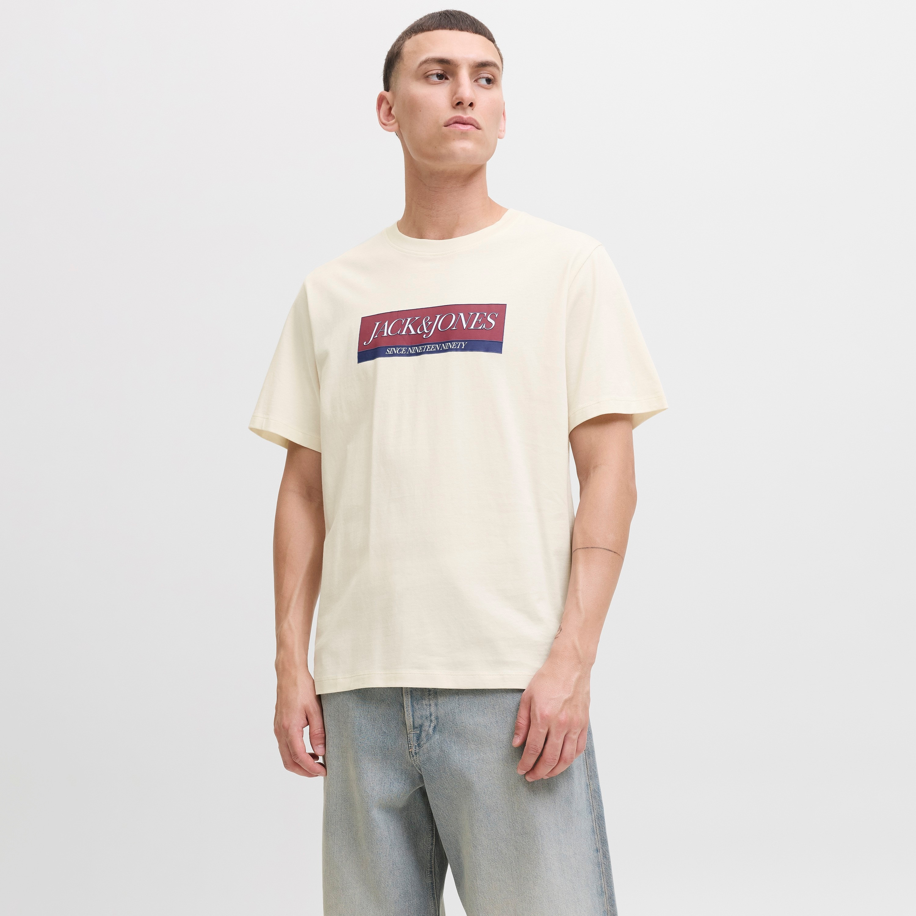 تيشيرت رجالي مطبوع برسومات بياقة دائرية وأكمام قصيرة من جاك ان جونز-men-clothing-tshirtsandpolos-tshirts-image-7